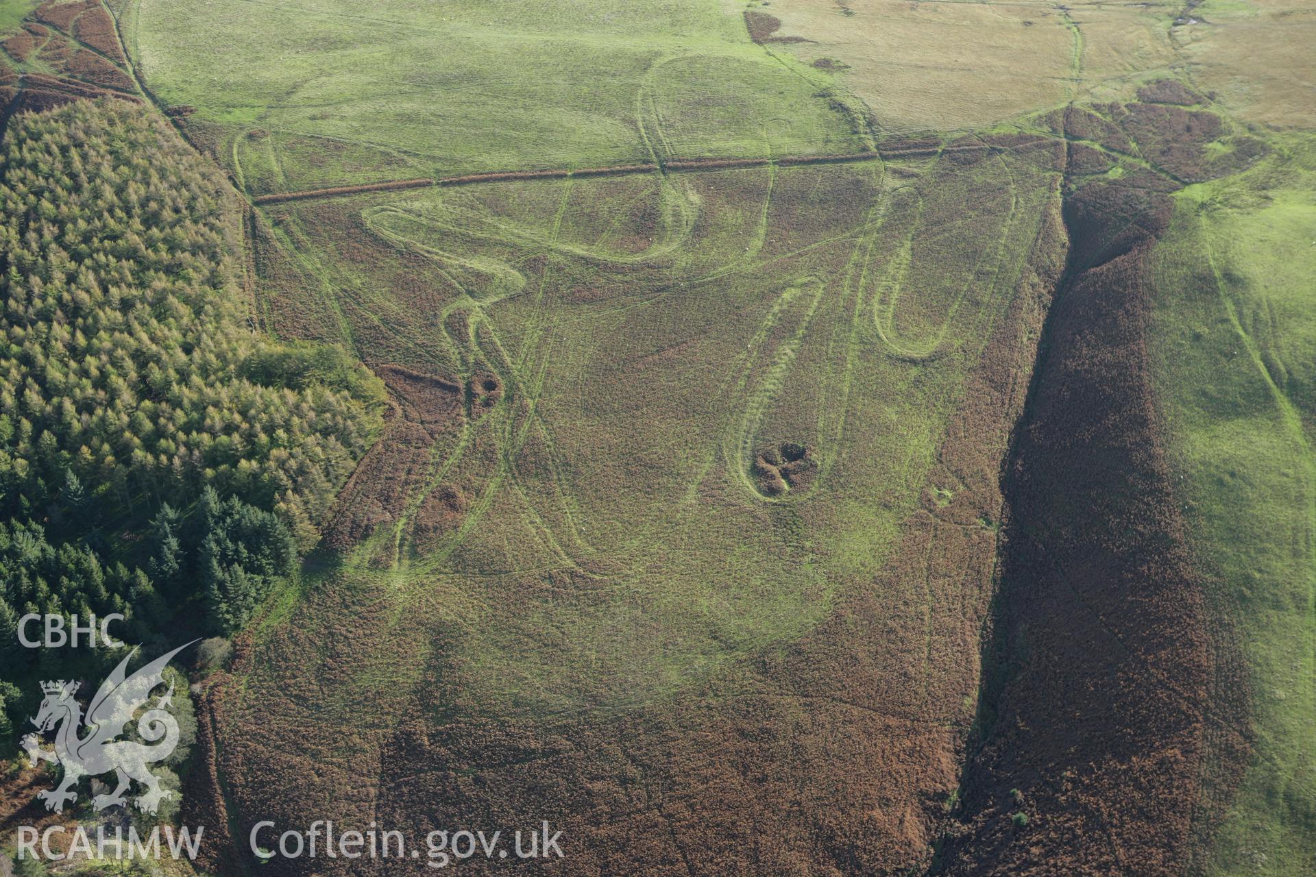 RCAHMW colour oblique photograph of Mynydd-y-Gaer Platforms. Taken by Toby Driver on 16/10/2008.