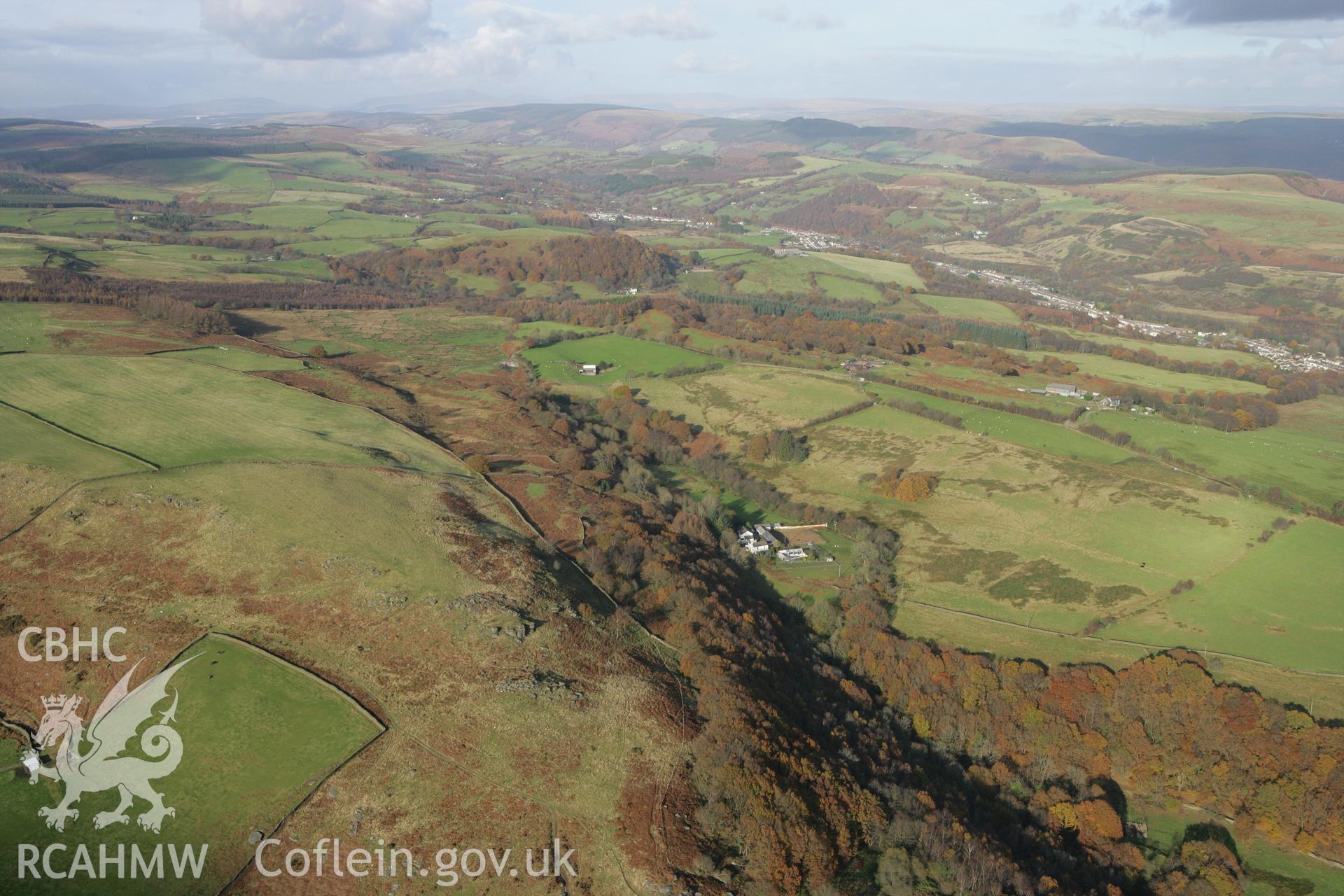RCAHMW colour oblique photograph of Ynysybwl (Ynys-y-bwl), looking north from Troedrhiw-trwyn. Taken by Toby Driver on 12/11/2008.