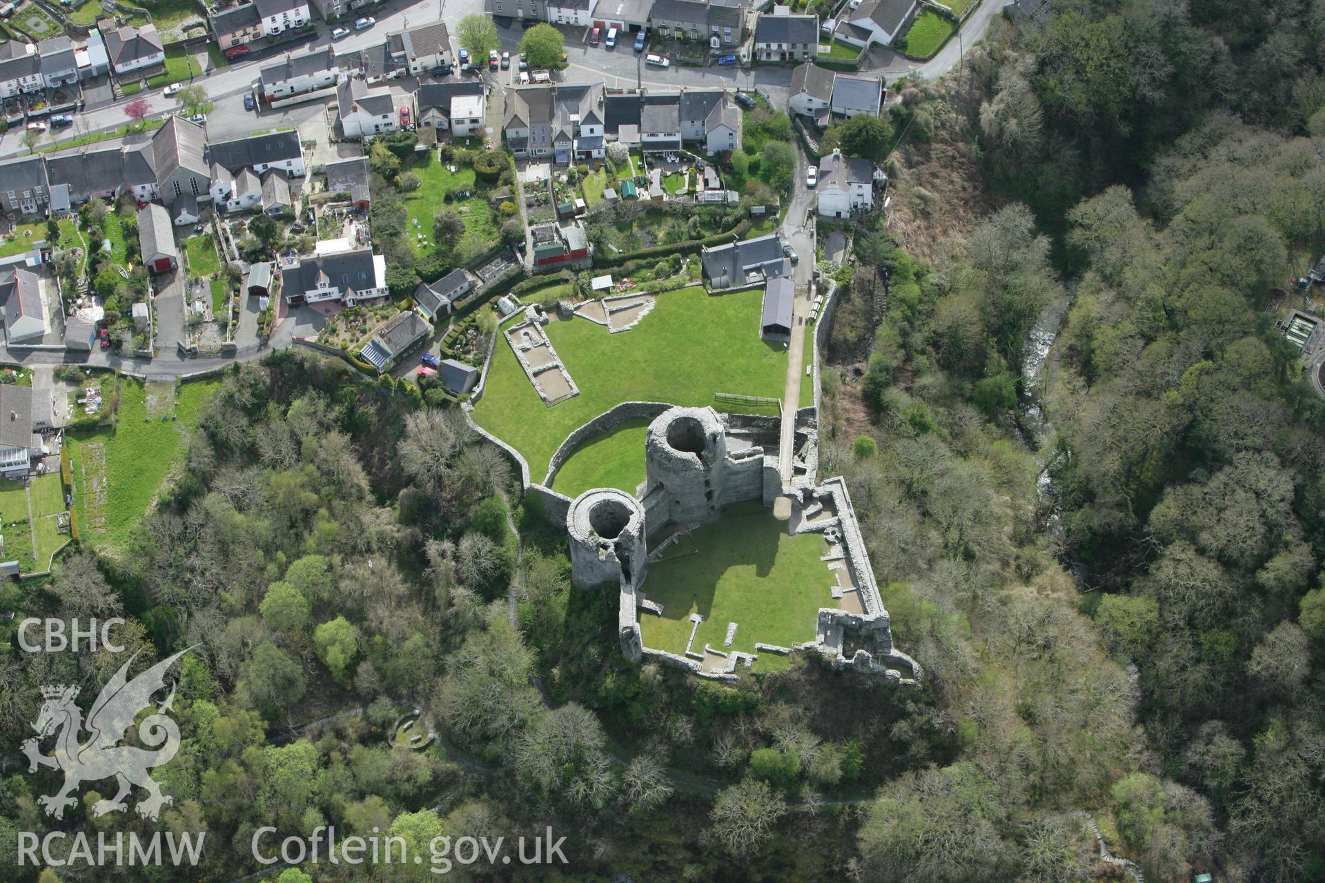 RCAHMW colour oblique photograph of Cilgerran Castle. Taken by Toby Driver on 24/04/2008.