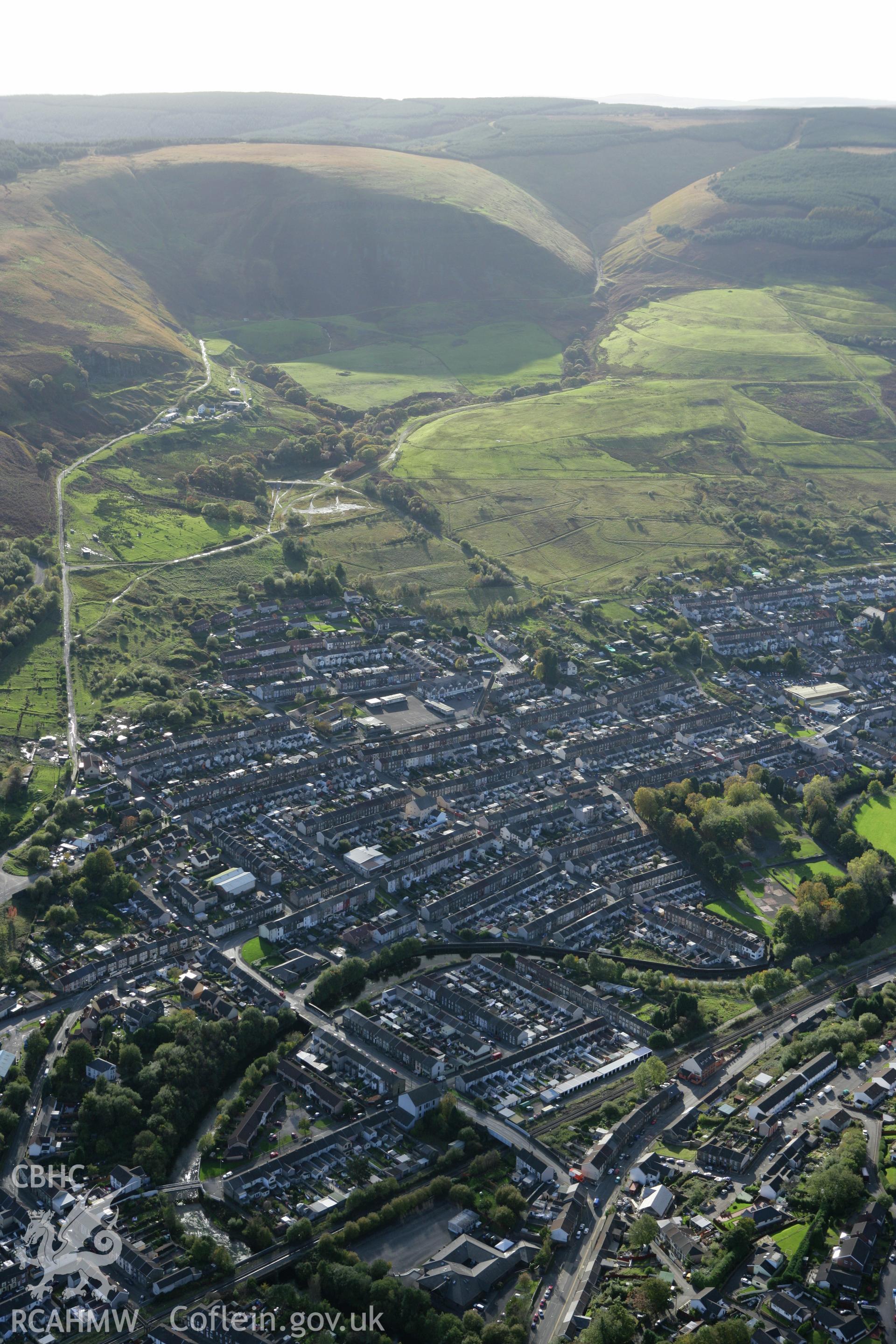 RCAHMW colour oblique photograph of Gelli townscape, from the north. Taken by Toby Driver on 16/10/2008.