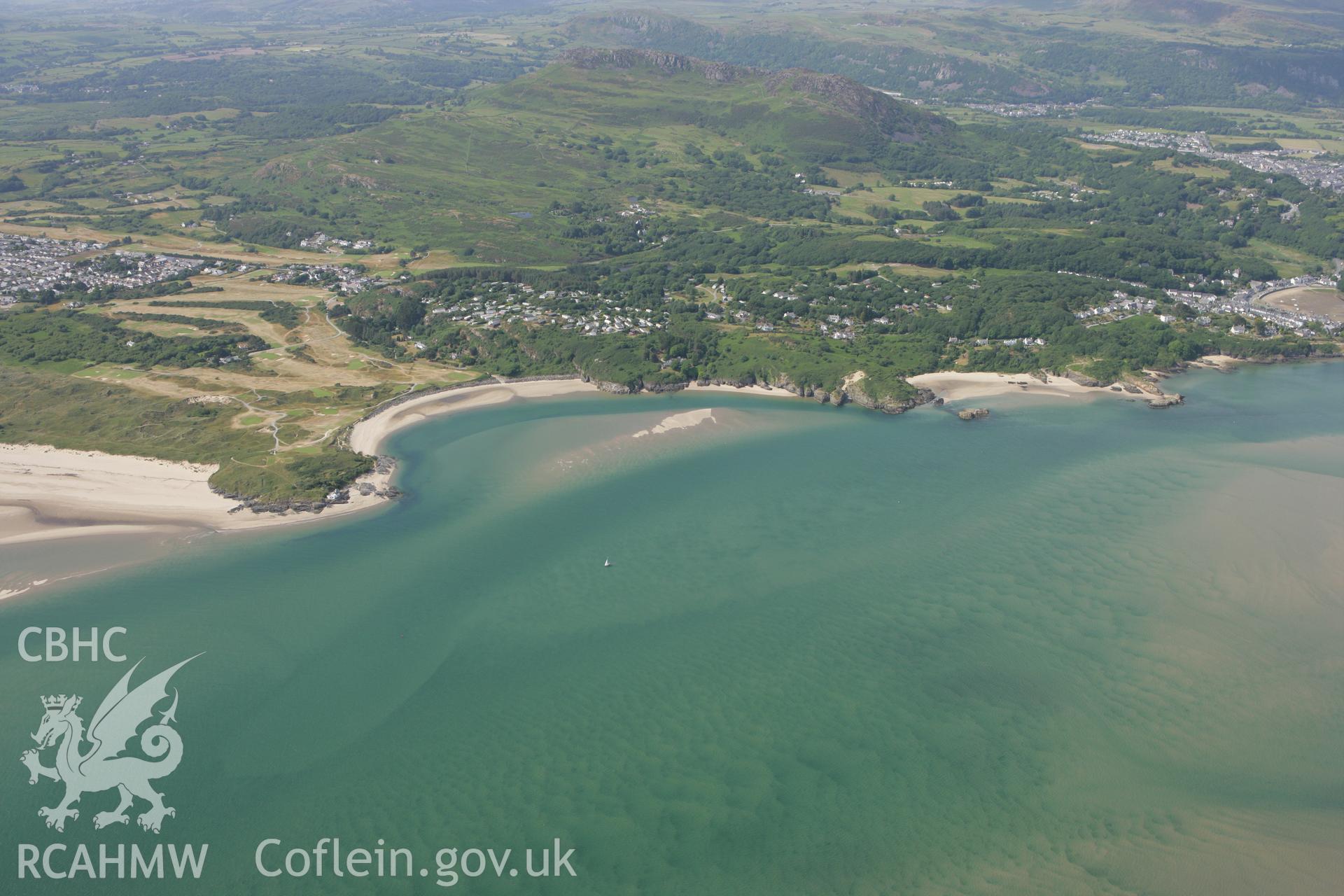 RCAHMW colour oblique photograph of view northwards over Borth-y-Gest, looking towards Moel-y-Gest Hillfort. Taken by Toby Driver on 13/06/2008.