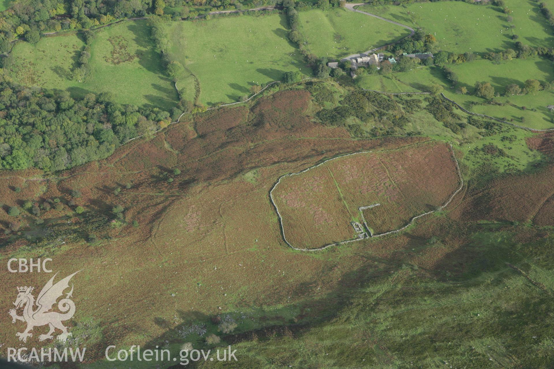 RCAHMW colour oblique photograph of Darren Lwyd, deserted farmstead. Taken by Toby Driver on 10/10/2008.