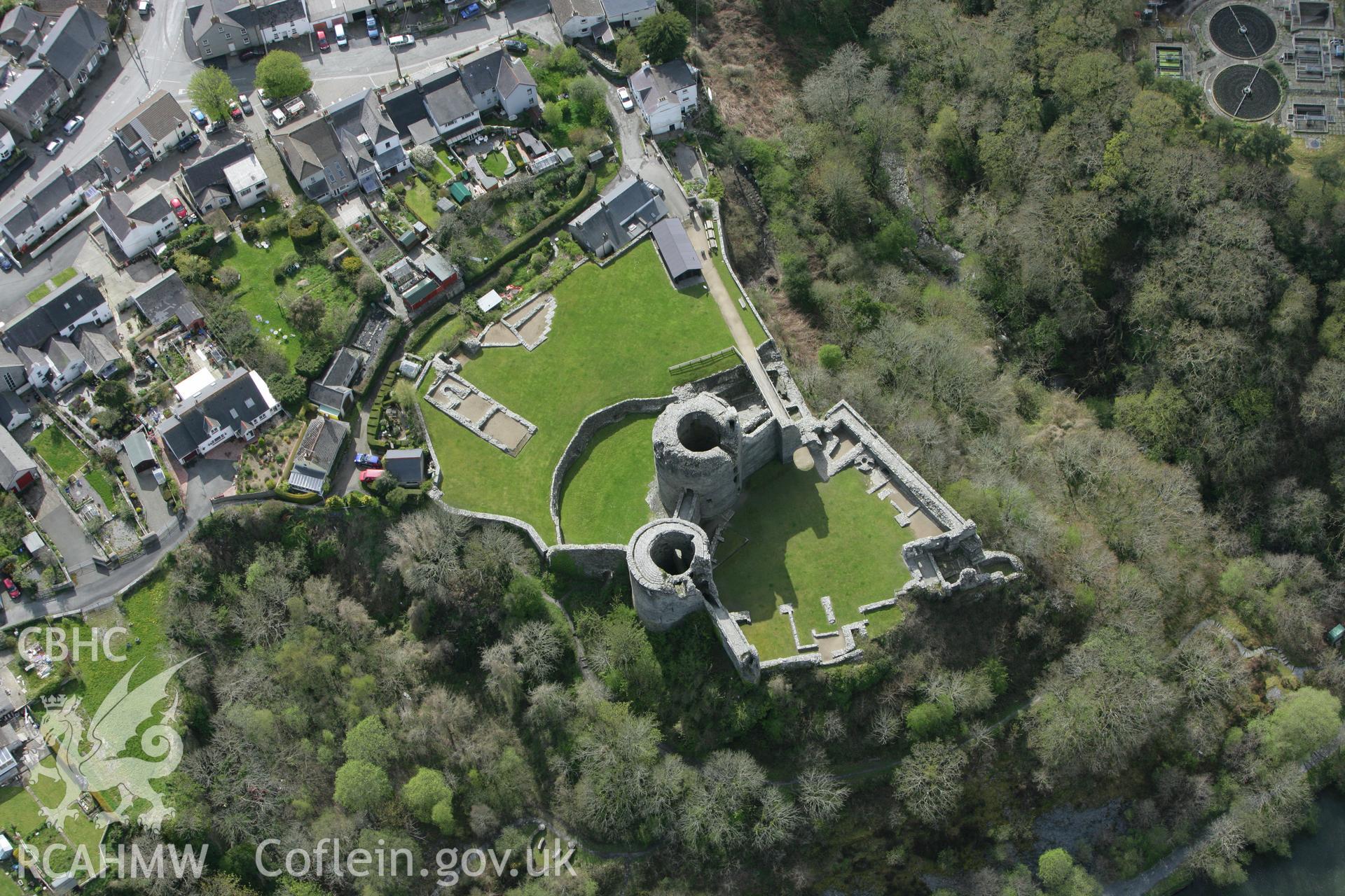 RCAHMW colour oblique photograph of Cilgerran Castle. Taken by Toby Driver on 24/04/2008.
