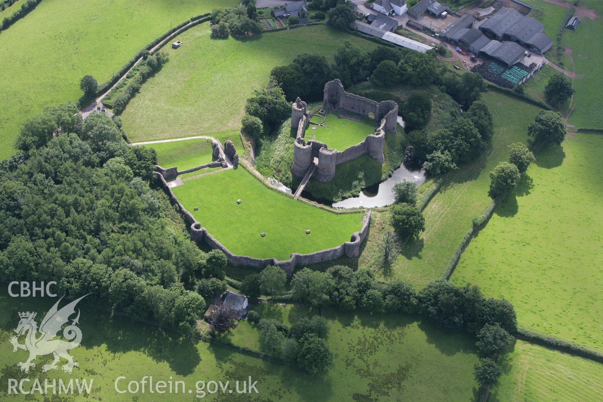 RCAHMW colour oblique photograph of White Castle (Llantilio Castle). Taken by Toby Driver on 21/07/2008.