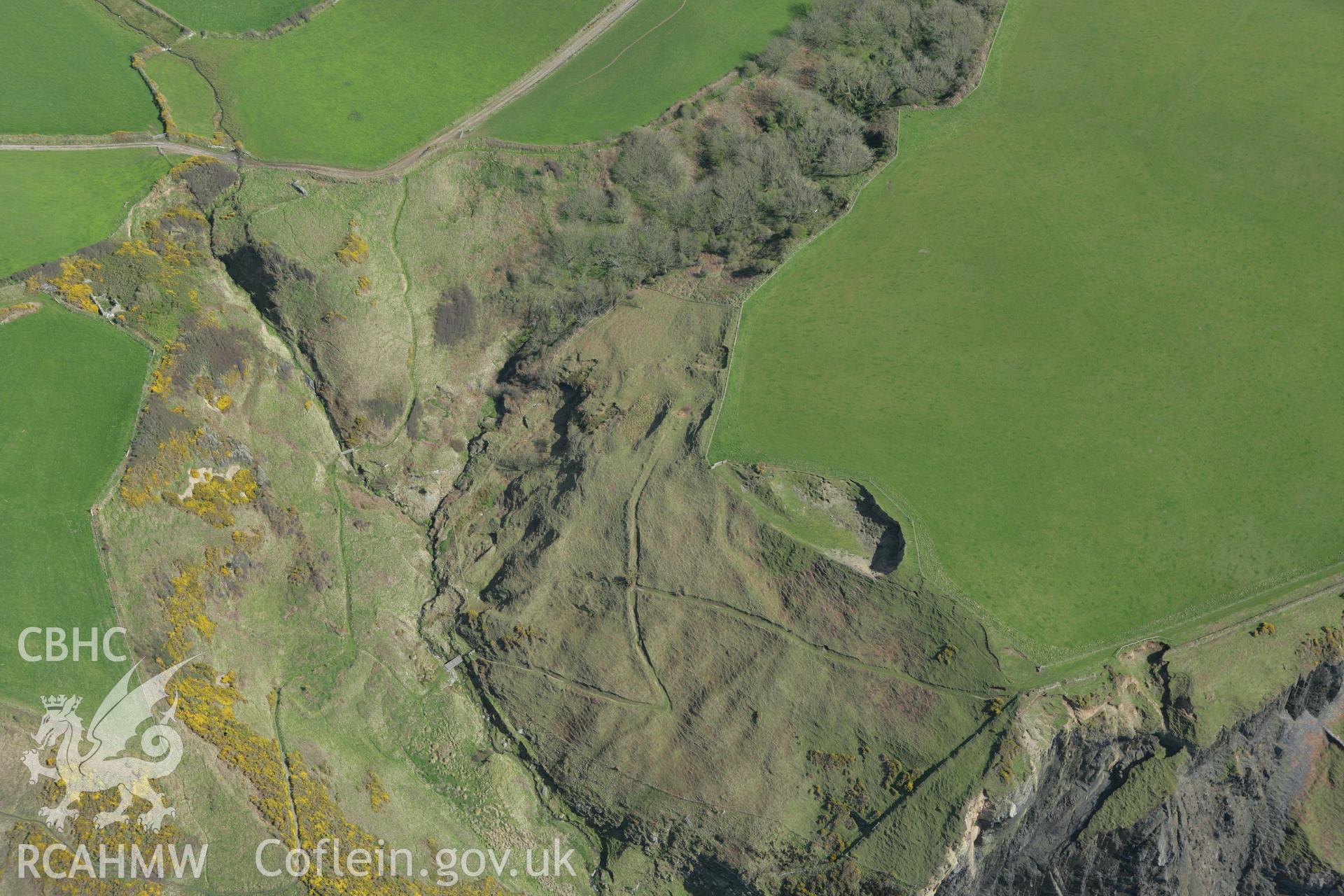 RCAHMW colour oblique photograph of Pen-y-graig ruined farmstead and gravel pit, west of Gernos Farm. Taken by Toby Driver on 24/04/2008.