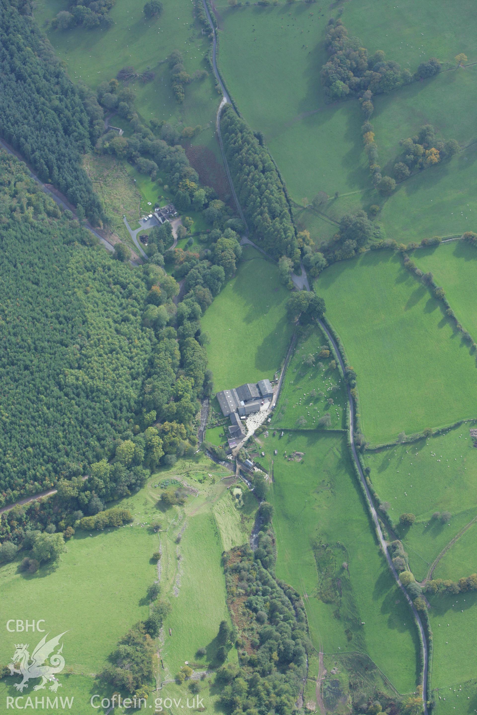 RCAHMW colour oblique photograph of Tyle-du-isaf. Taken by Toby Driver on 10/10/2008.