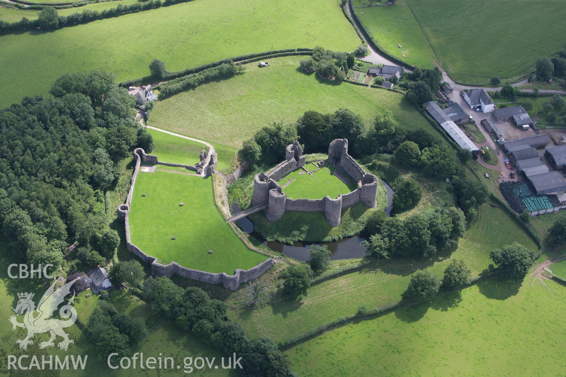 RCAHMW colour oblique photograph of White Castle (Llantilio Castle). Taken by Toby Driver on 21/07/2008.