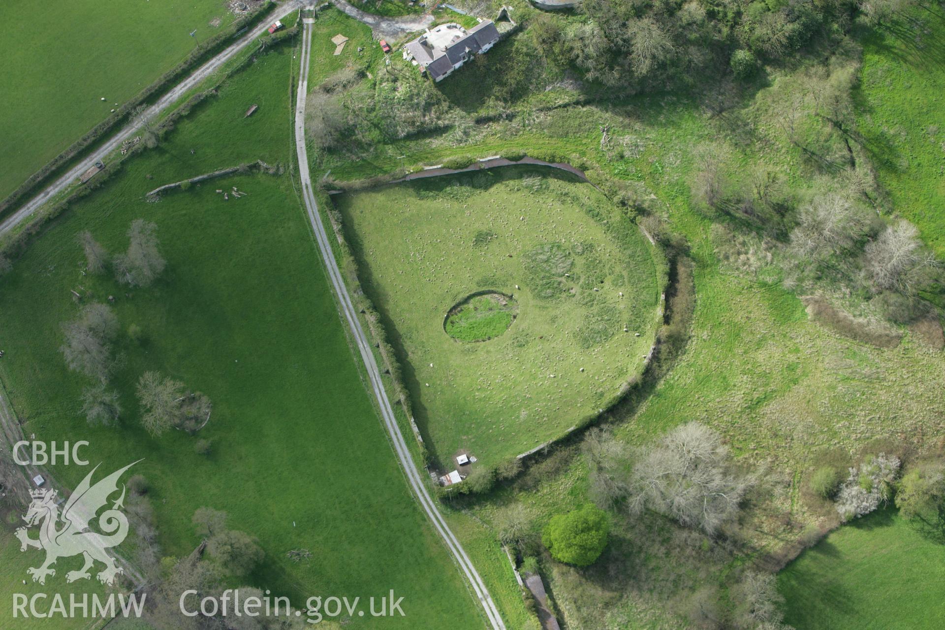 RCAHMW colour oblique photograph of Castell Malgwyn, farm garden. Taken by Toby Driver on 24/04/2008.