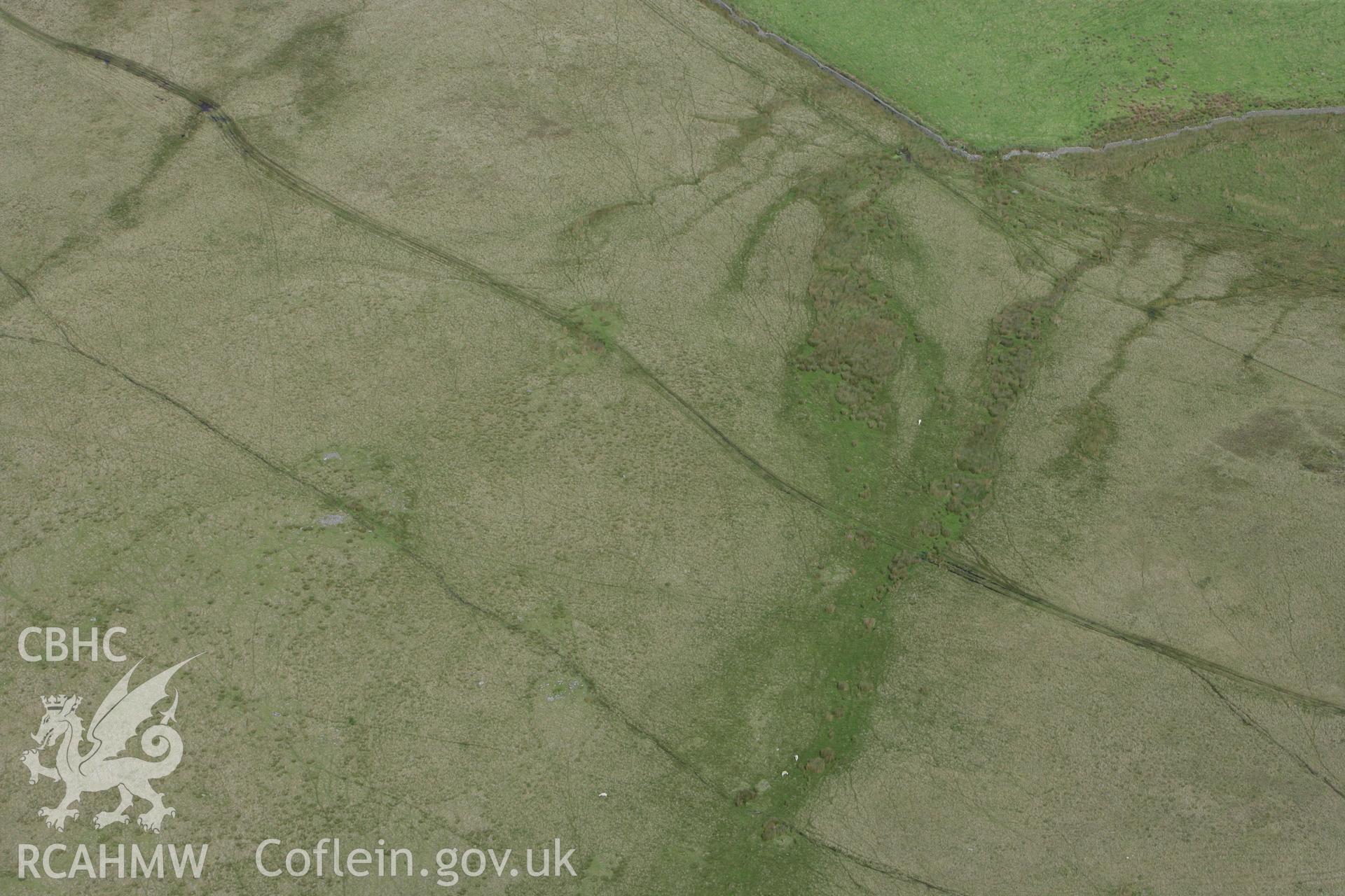 RCAHMW colour oblique photograph of Mynydd Carnllechart Cairn Group. Taken by Toby Driver on 12/09/2008.