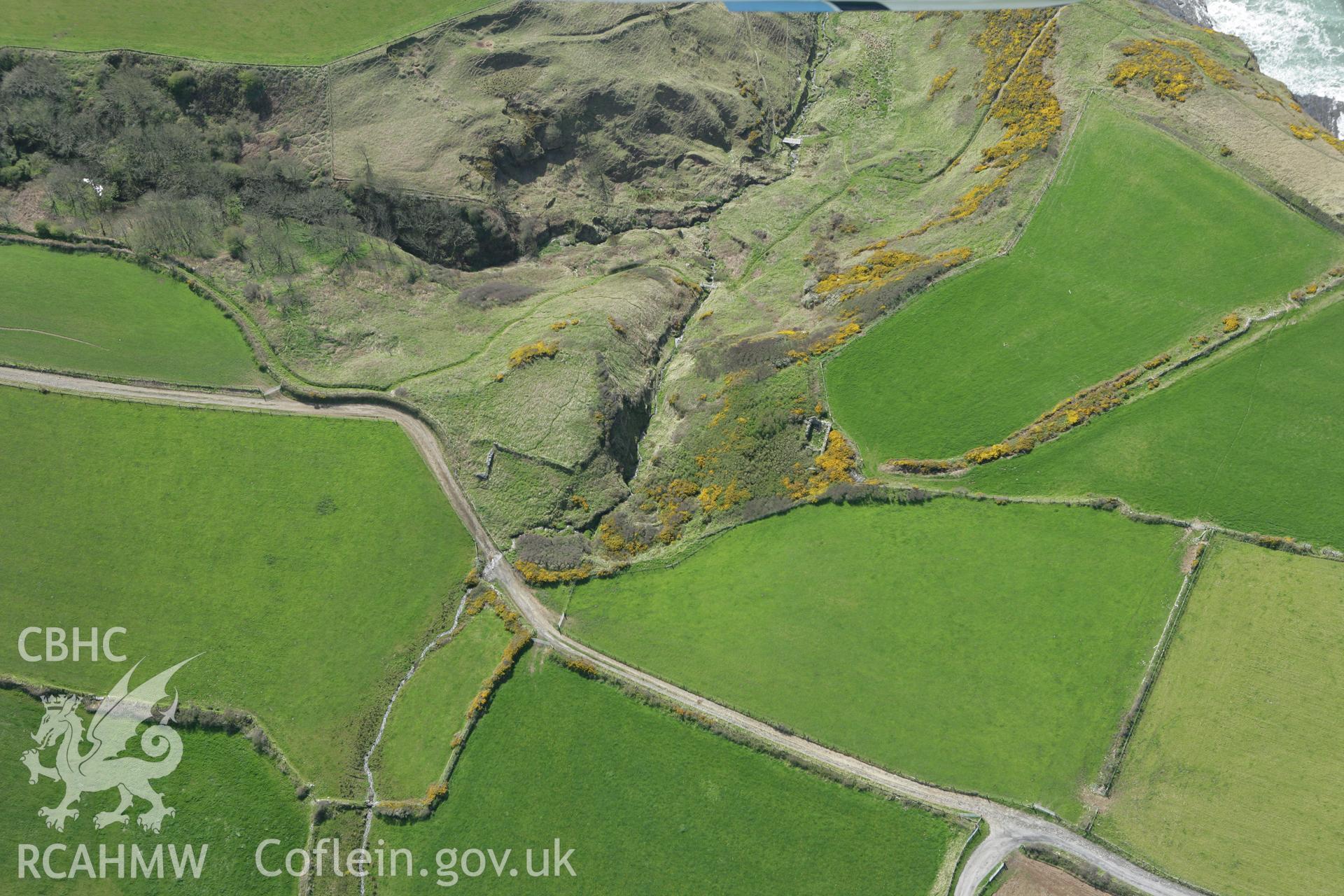 RCAHMW colour oblique photograph of Pen-y-graig ruined farmstead and gravel pit, west of Gernos Farm. Taken by Toby Driver on 24/04/2008.