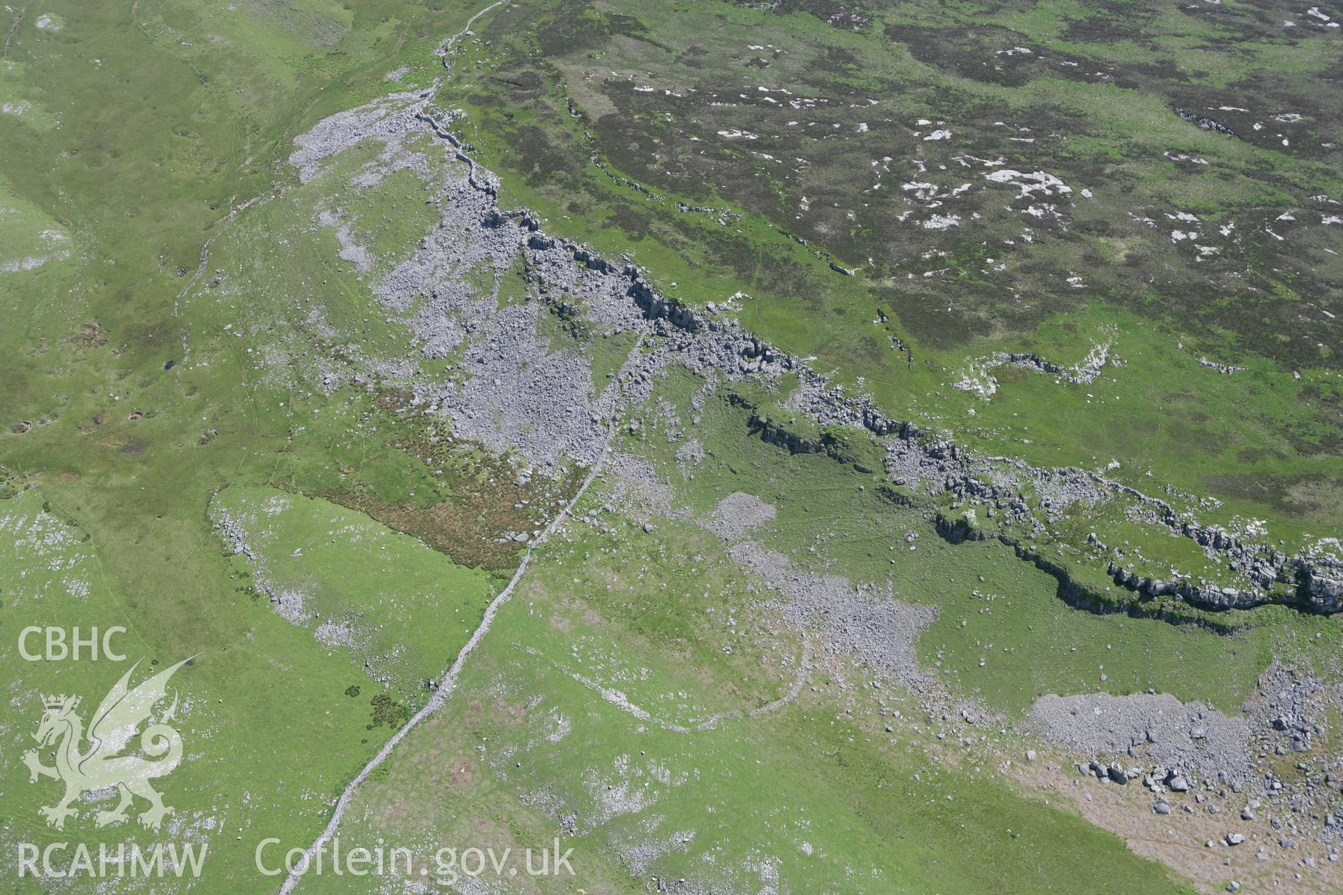 RCAHMW colour oblique photograph of Gwaun Cefnygarreg stone enclosure. Taken by Toby Driver on 09/06/2008.