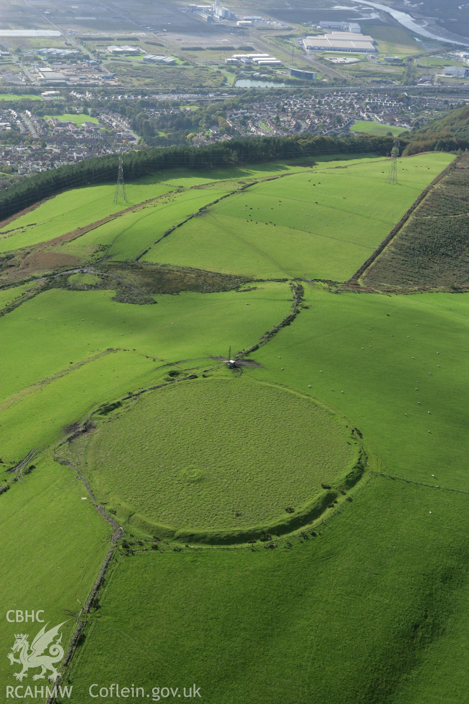 RCAHMW colour oblique photograph of Mynydd-y-Gaer (Buarth-y-Gaer). Taken by Toby Driver on 16/10/2008.