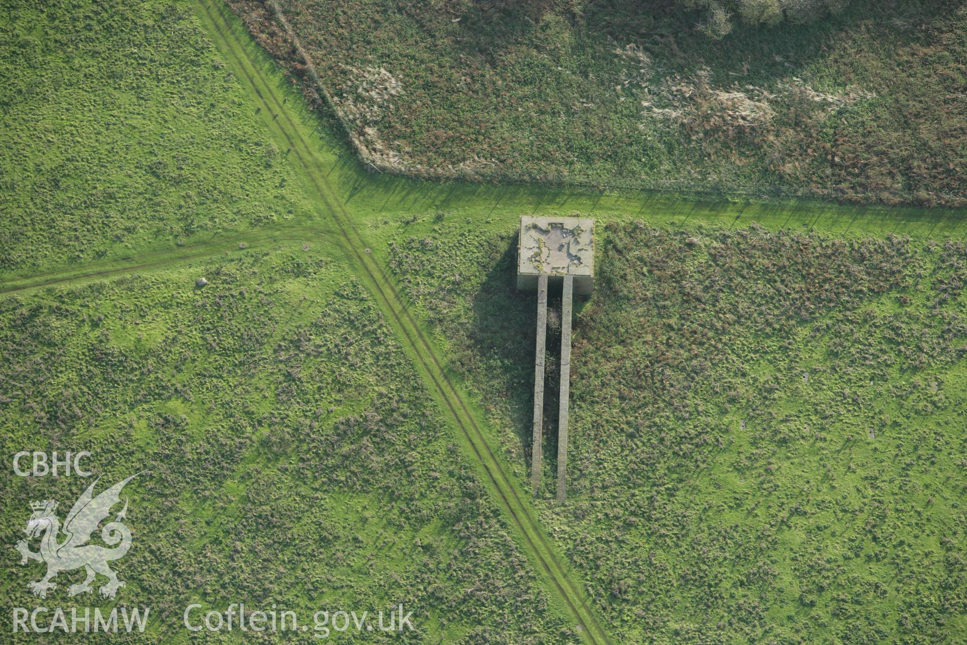 RCAHMW colour oblique photograph of Flat Holm Coastal and Anti-aircraft Defences. Taken by Toby Driver on 12/11/2008.