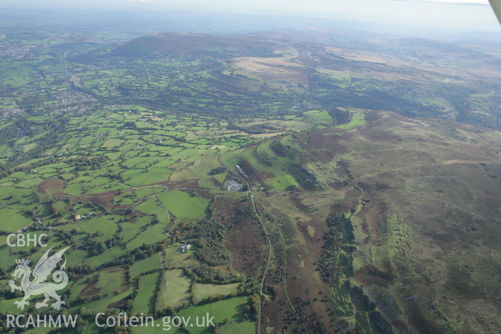 RCAHMW colour oblique photograph of Darren Disqwylfa Quarry and Waun Watcyn Tramroad. Taken by Toby Driver on 10/10/2008.