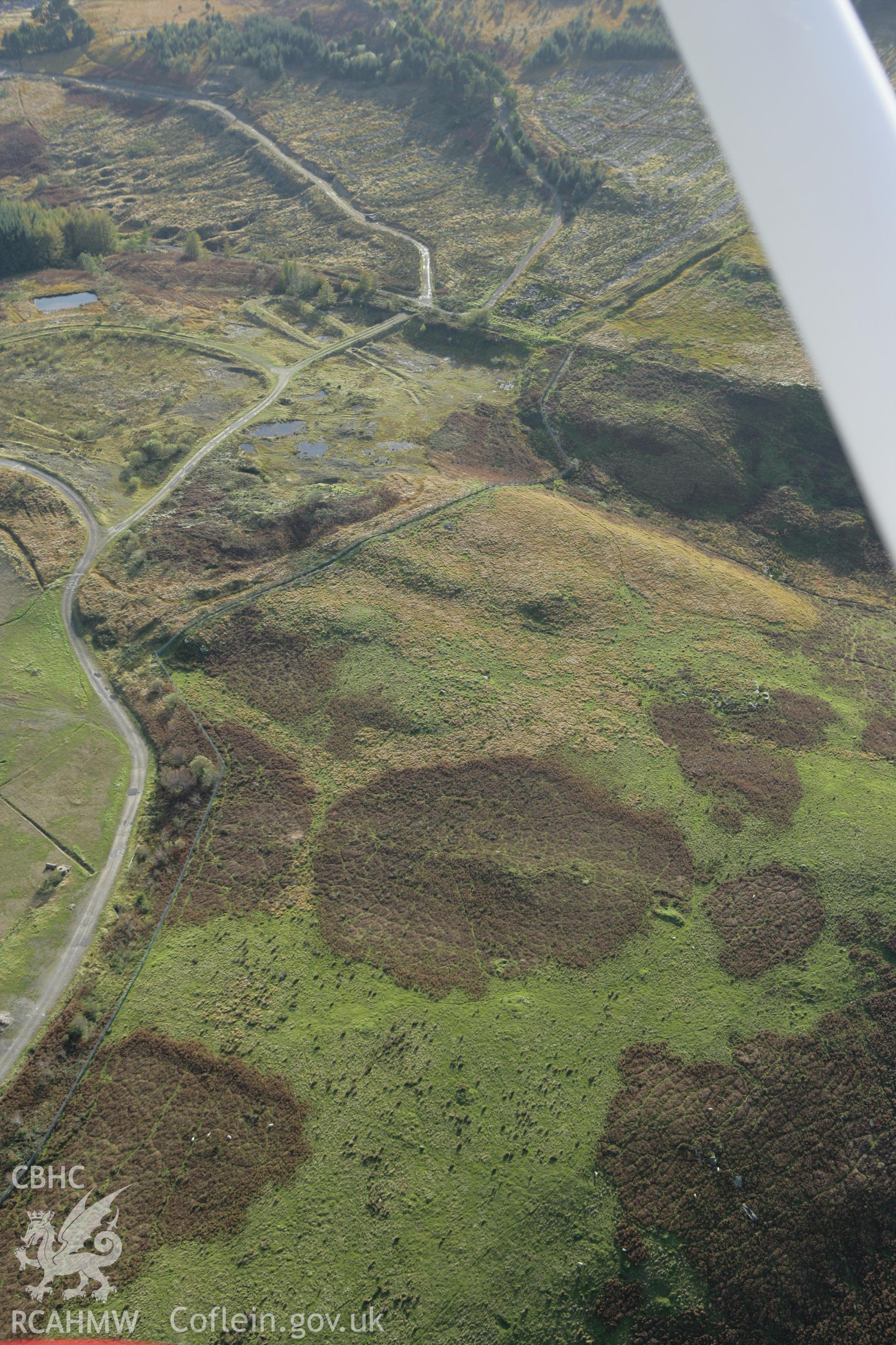 RCAHMW colour oblique photograph of Mynydd-y-Gelli Ring Cairn. Taken by Toby Driver on 16/10/2008.