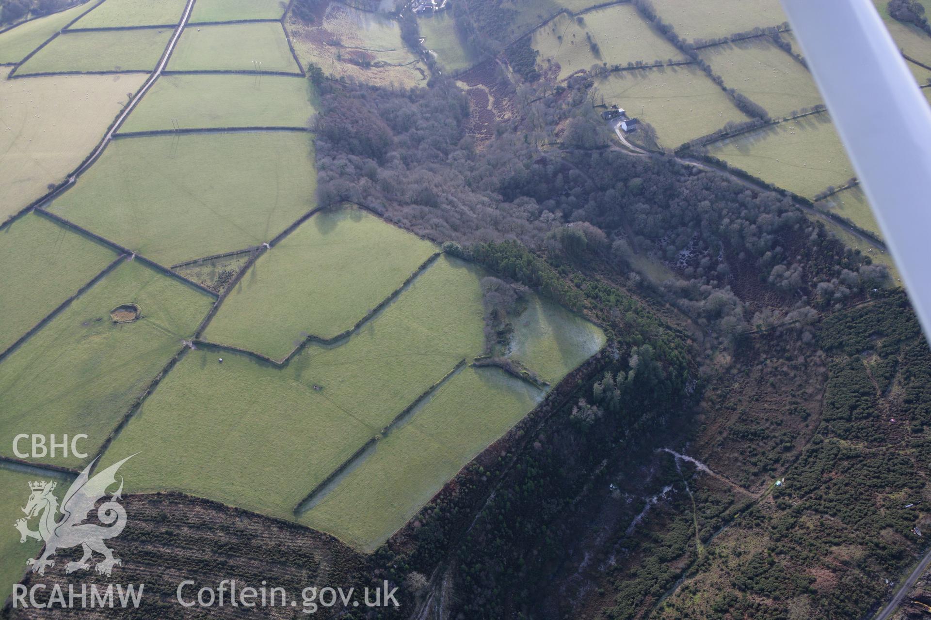 RCAHMW colour oblique photograph of Gaer Wen Hillfort. Taken by Toby Driver on 15/12/2008.