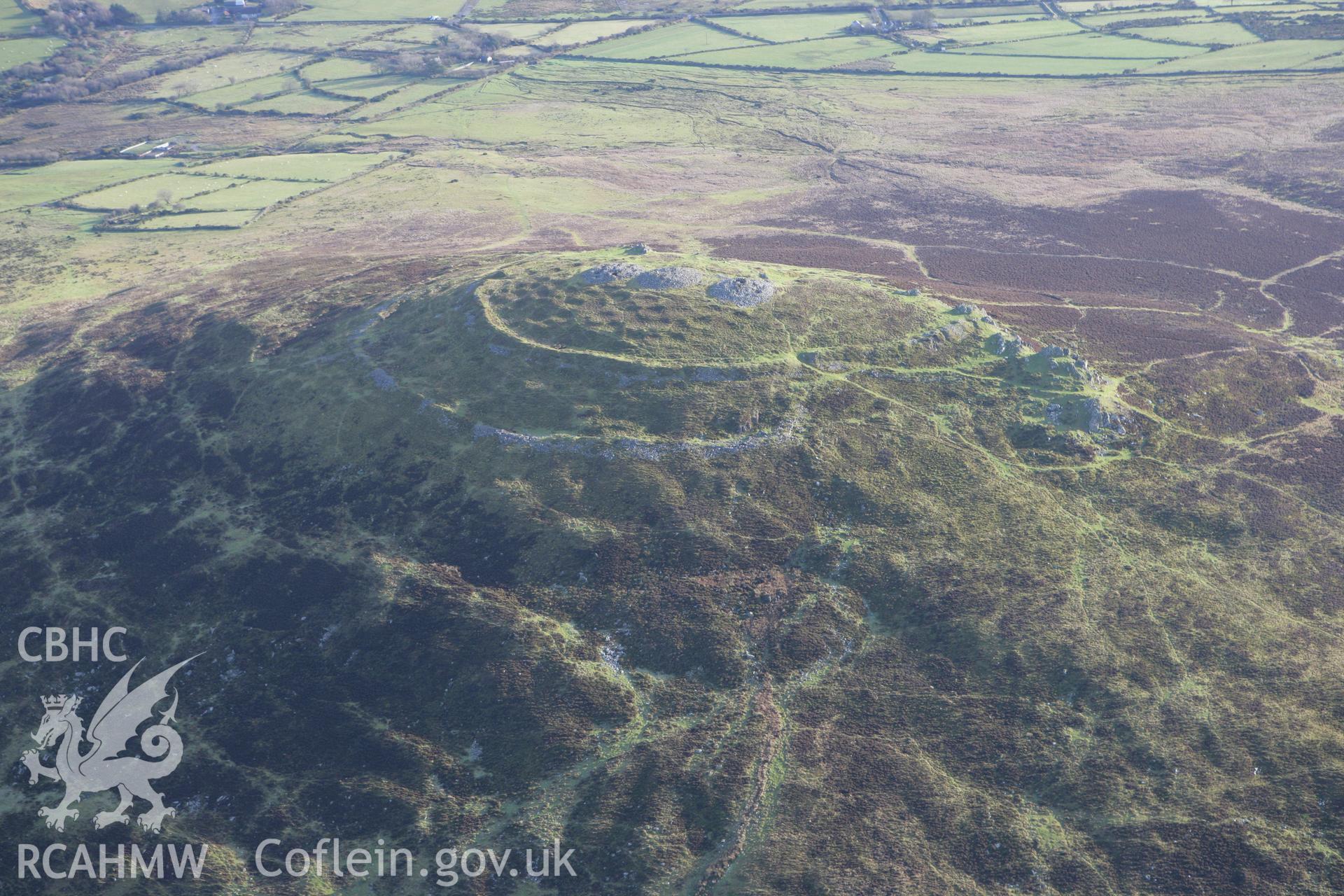 RCAHMW colour oblique photograph of Foel Drygarn Hillfort. Taken by Toby Driver on 15/12/2008.