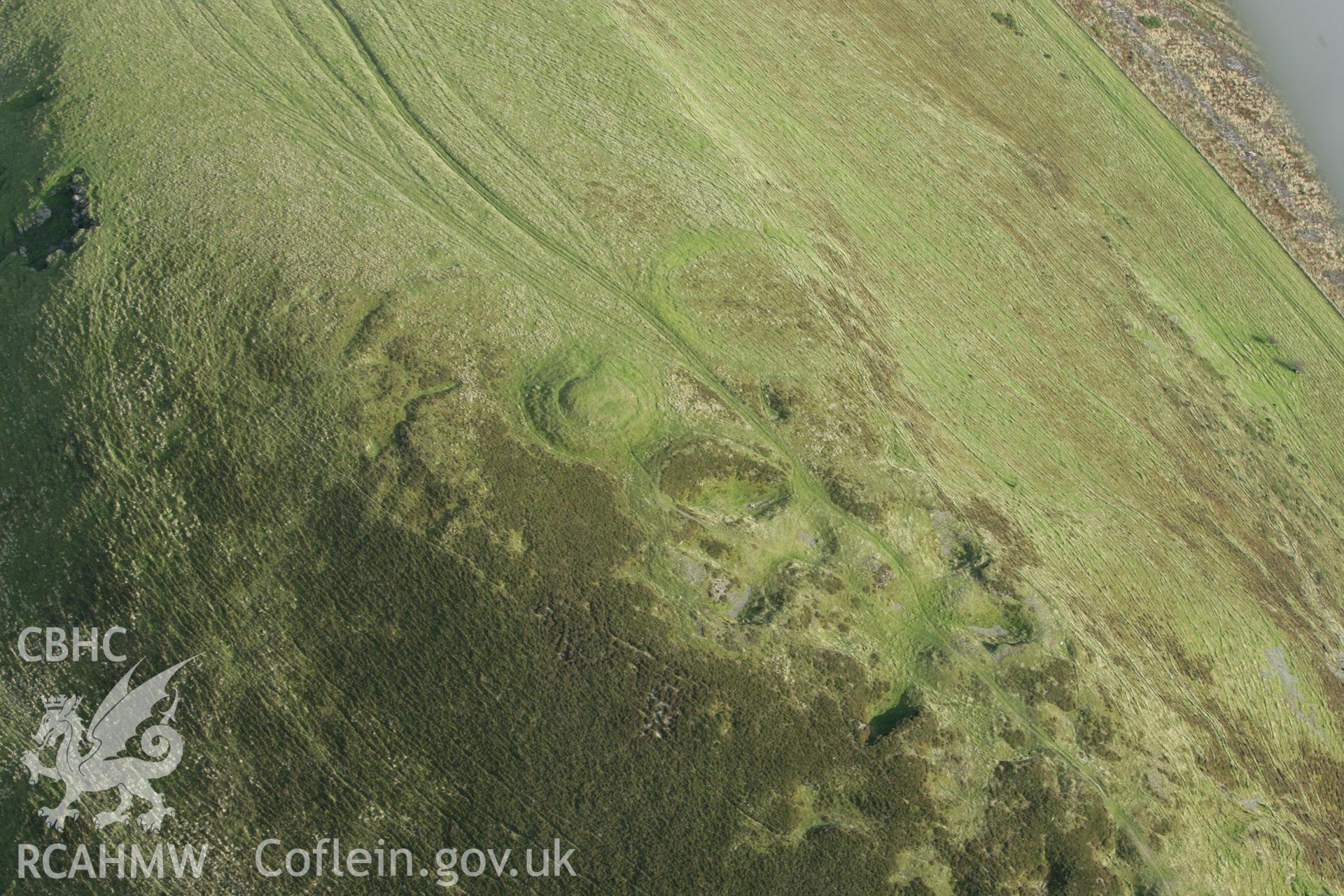RCAHMW colour oblique photograph of Whimble Barrow and Cairn. Taken by Toby Driver on 10/10/2008.