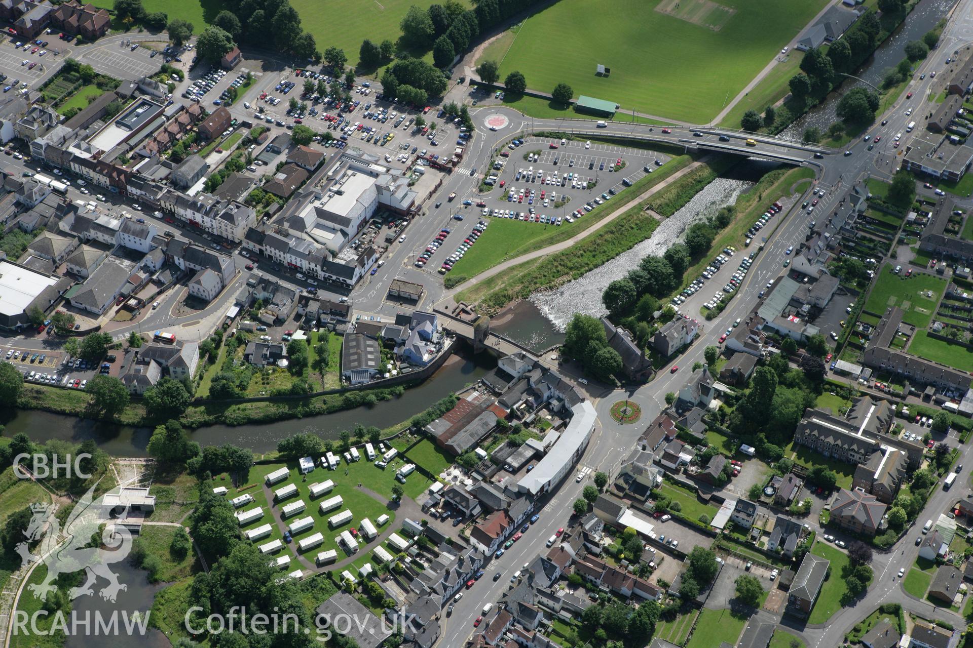 RCAHMW colour oblique photograph of Monmouth, with Monnow Bridge and Gate. Taken by Toby Driver on 21/07/2008.