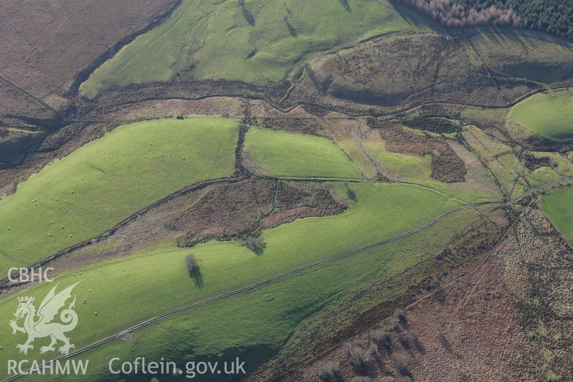 RCAHMW colour oblique photograph of Tyddyn Bryn Mawr, landscape to south of. Taken by Toby Driver on 11/12/2007.