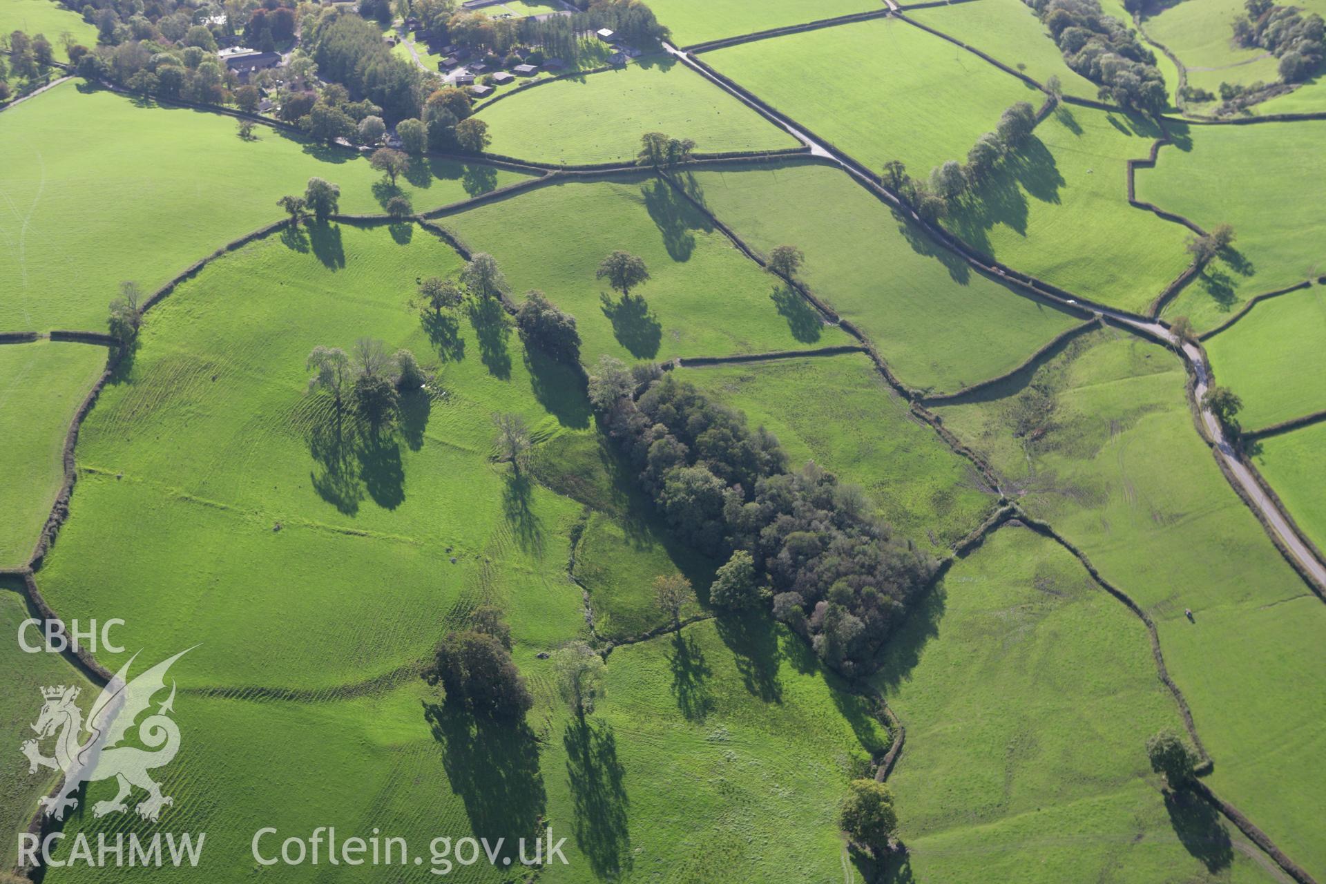 RCAHMW colour oblique photograph of Old field systems and emparkment, Pantglas hall and gardens. Taken by Toby Driver on 04/10/2007.