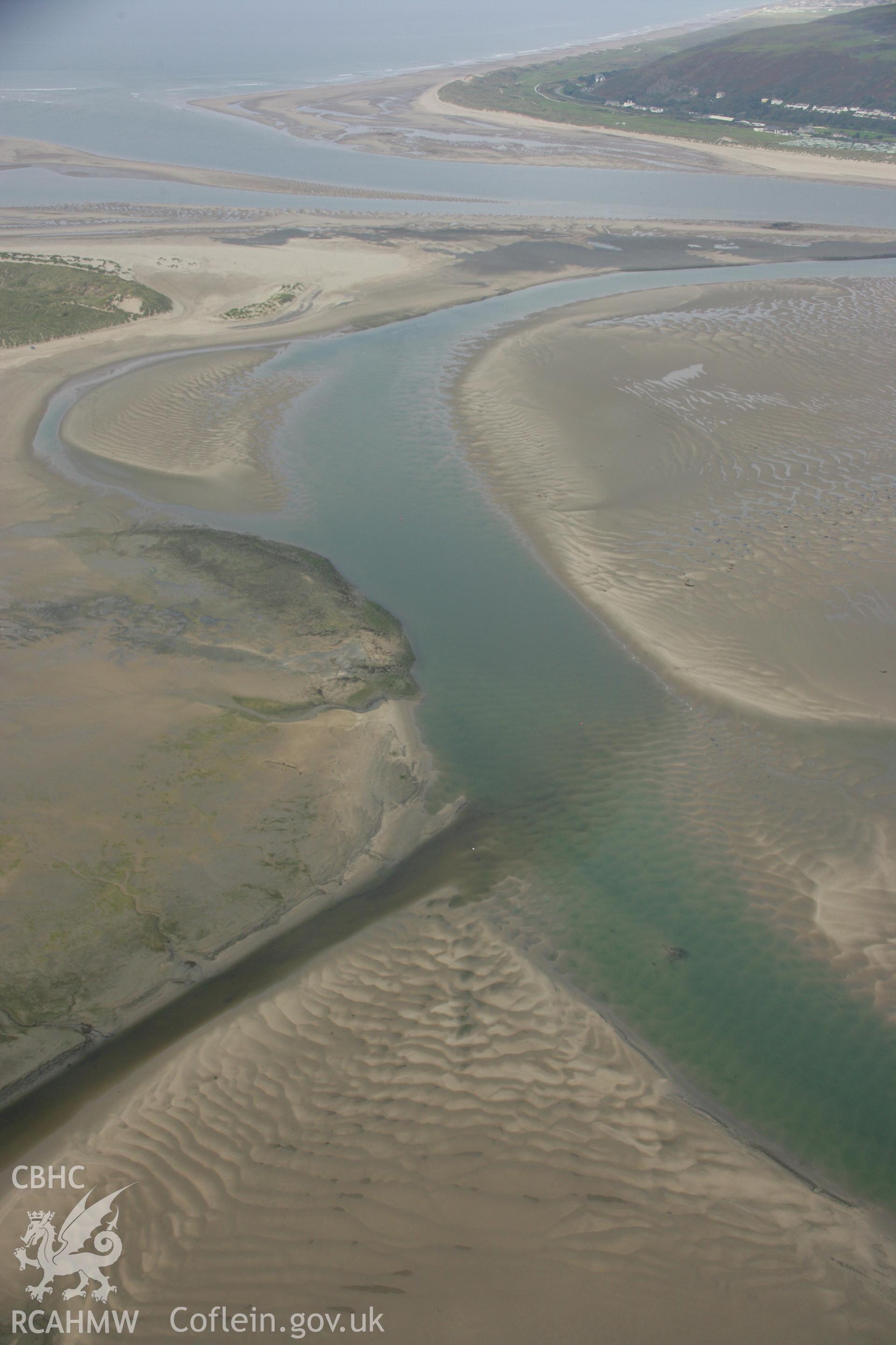 RCAHMW colour oblique photograph of Traeth Maelgwyn, Leri channel and wreck. Taken by Toby Driver on 08/10/2007.