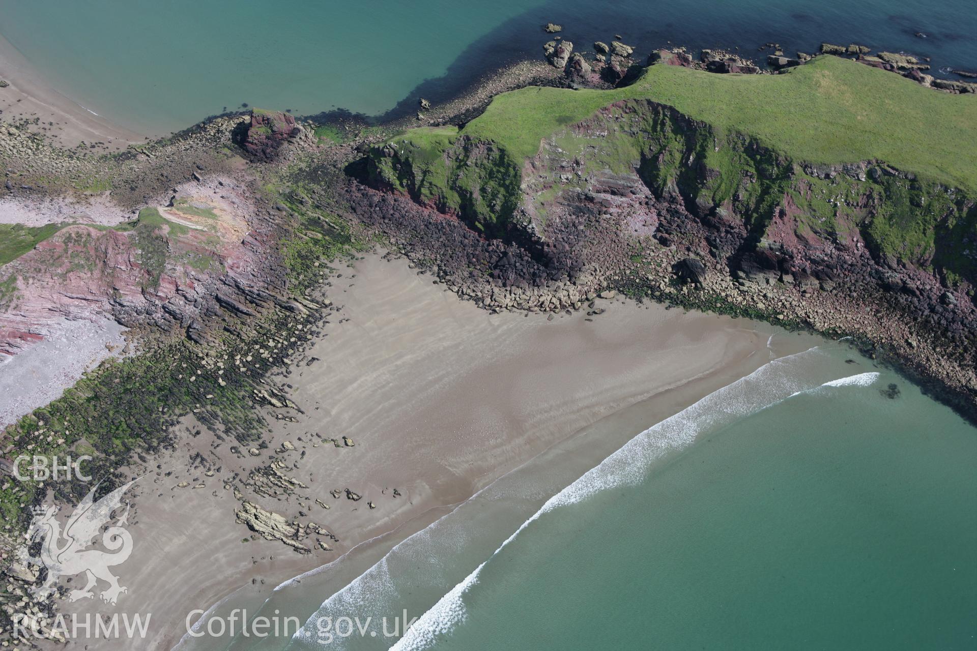 RCAHMW colour oblique photograph of Gateholm Island. Taken by Toby Driver on 01/08/2007.