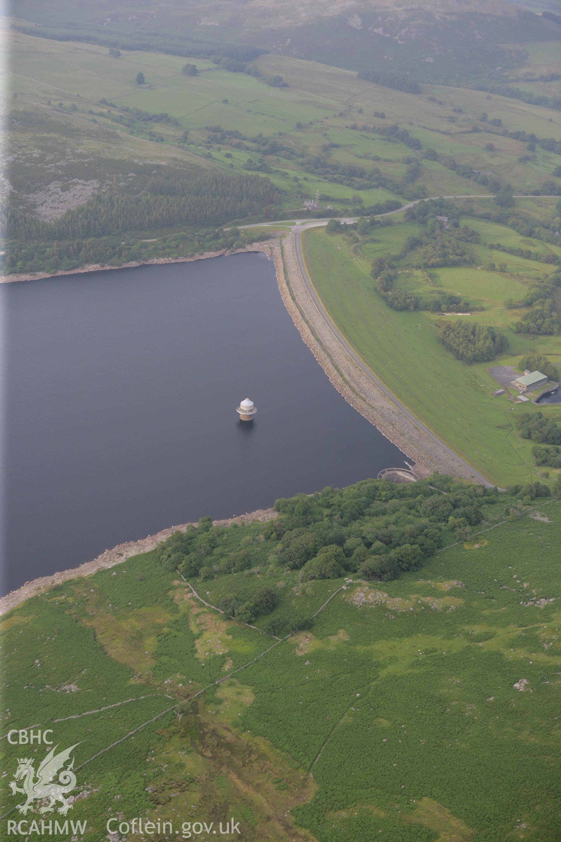 RCAHMW colour oblique photograph of Llyn Celyn Reservoir. Taken by Toby Driver on 24/07/2008.