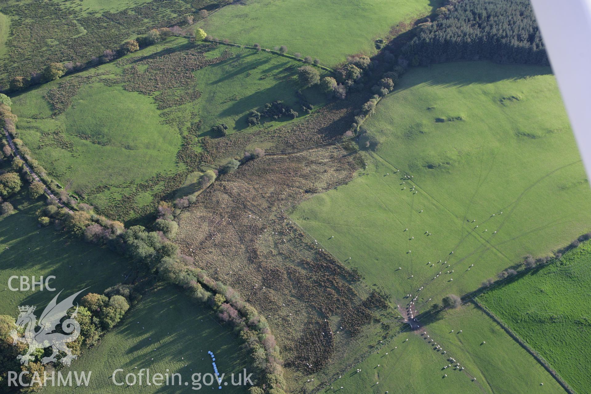 RCAHMW colour oblique photograph of Allt yr Hafod Fawr Roman camp I. Taken by Toby Driver on 04/10/2007.