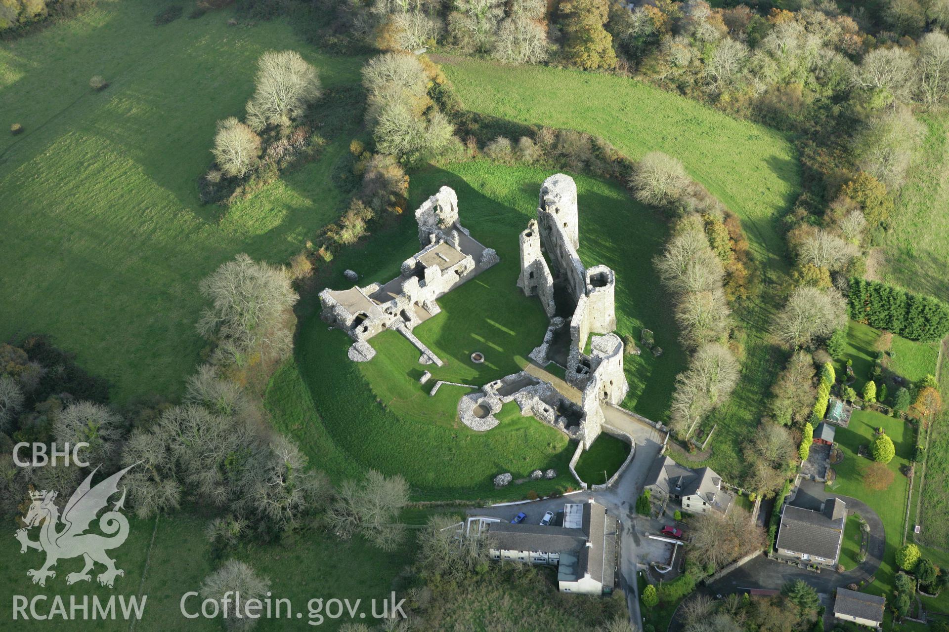RCAHMW colour oblique photograph of Llawhaden Castle. Taken by Toby Driver on 06/11/2007.