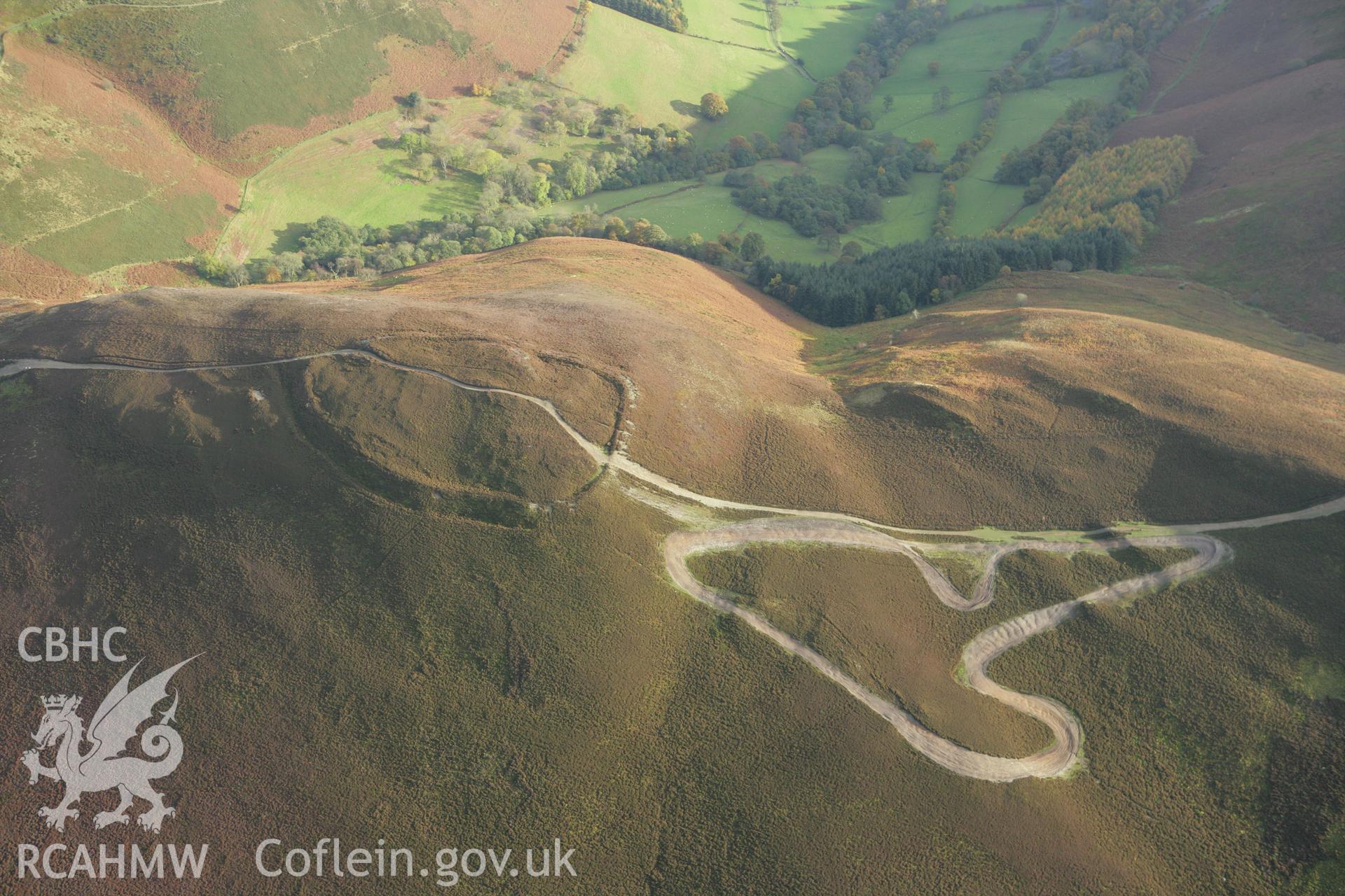 RCAHMW colour oblique photograph of Moel y Gaer hillfort. Taken by Toby Driver on 30/10/2007.
