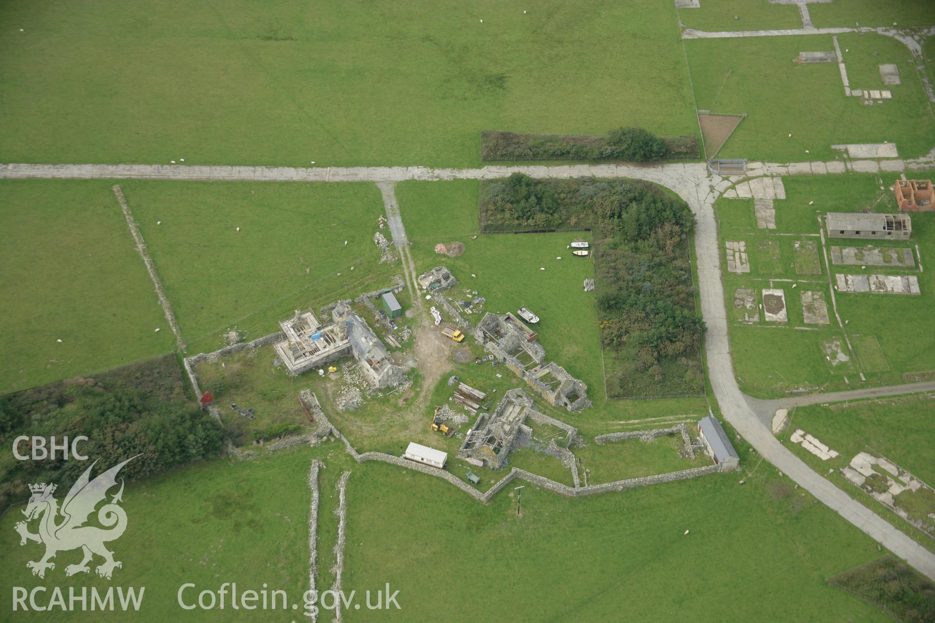 RCAHMW colour oblique photograph of Tonfanau Farm, Tonfanau;Tonfanau army camp. Taken by Toby Driver on 08/10/2007.