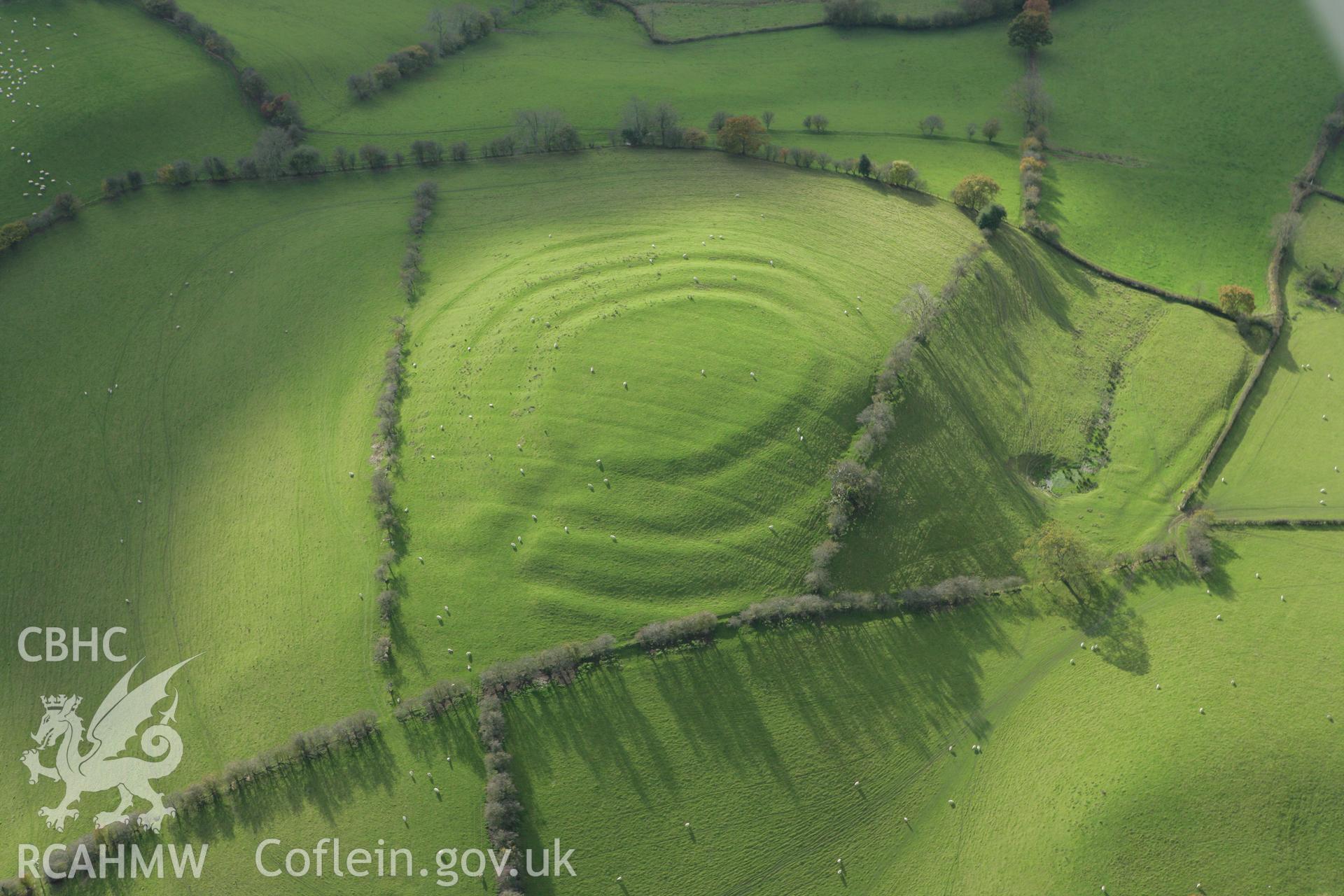 RCAHMW colour oblique photograph of Pentre Camp, hillfort. Taken by Toby Driver on 30/10/2007.