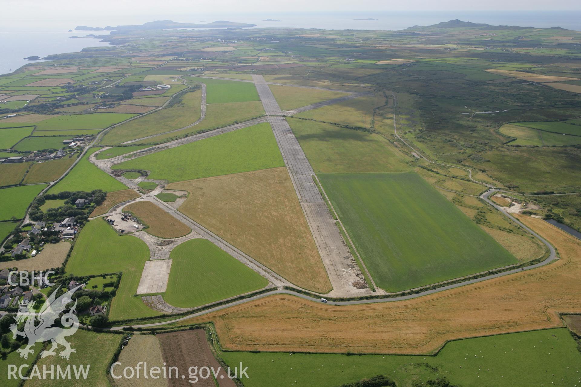 RCAHMW colour oblique photograph of St Davids airfield, Splva. Taken by Toby Driver on 01/08/2007.