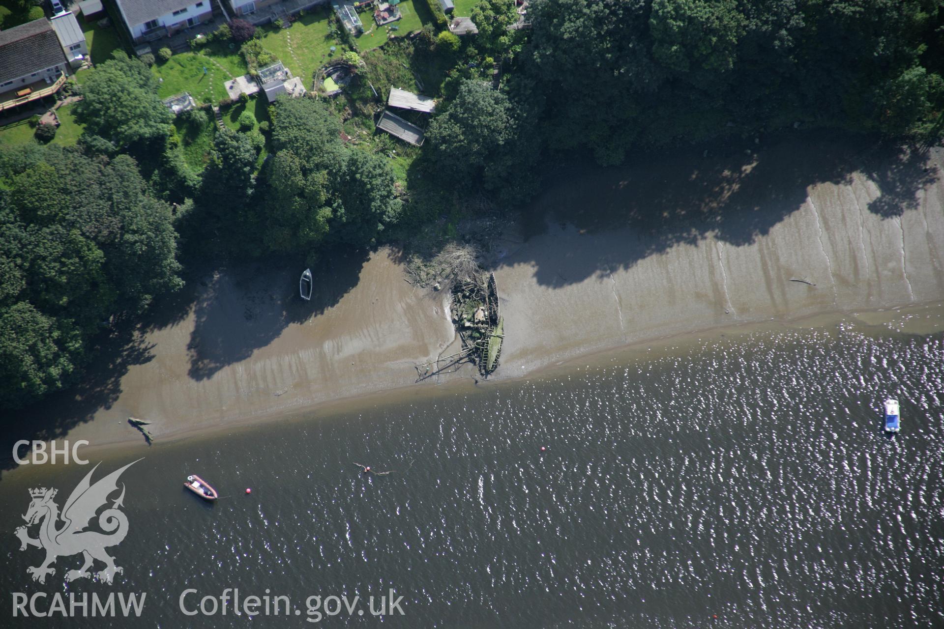RCAHMW colour oblique photograph of Unnamed wreck, Cardigan. Taken by Toby Driver on 01/08/2007.