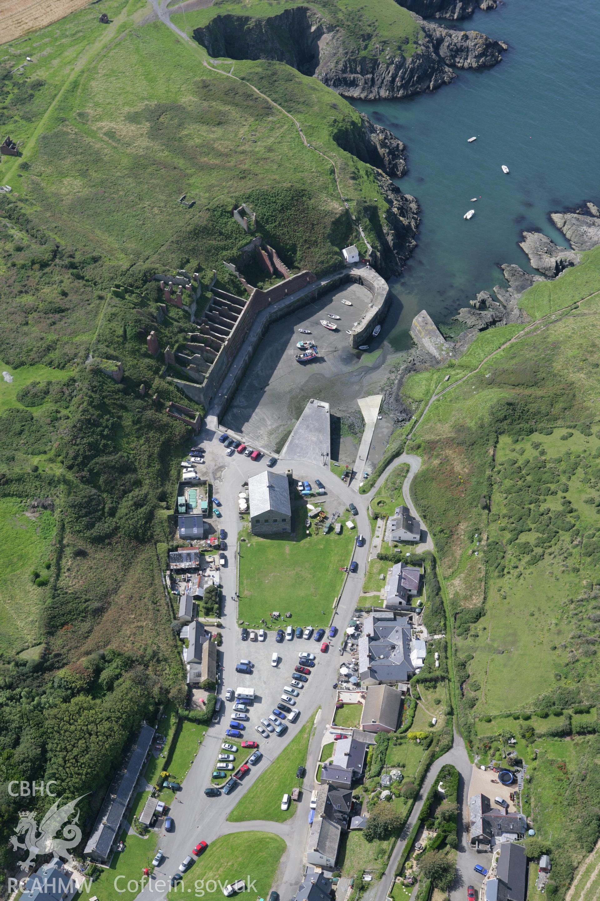 RCAHMW colour oblique photograph of Porthgain. Taken by Toby Driver on 01/08/2007.