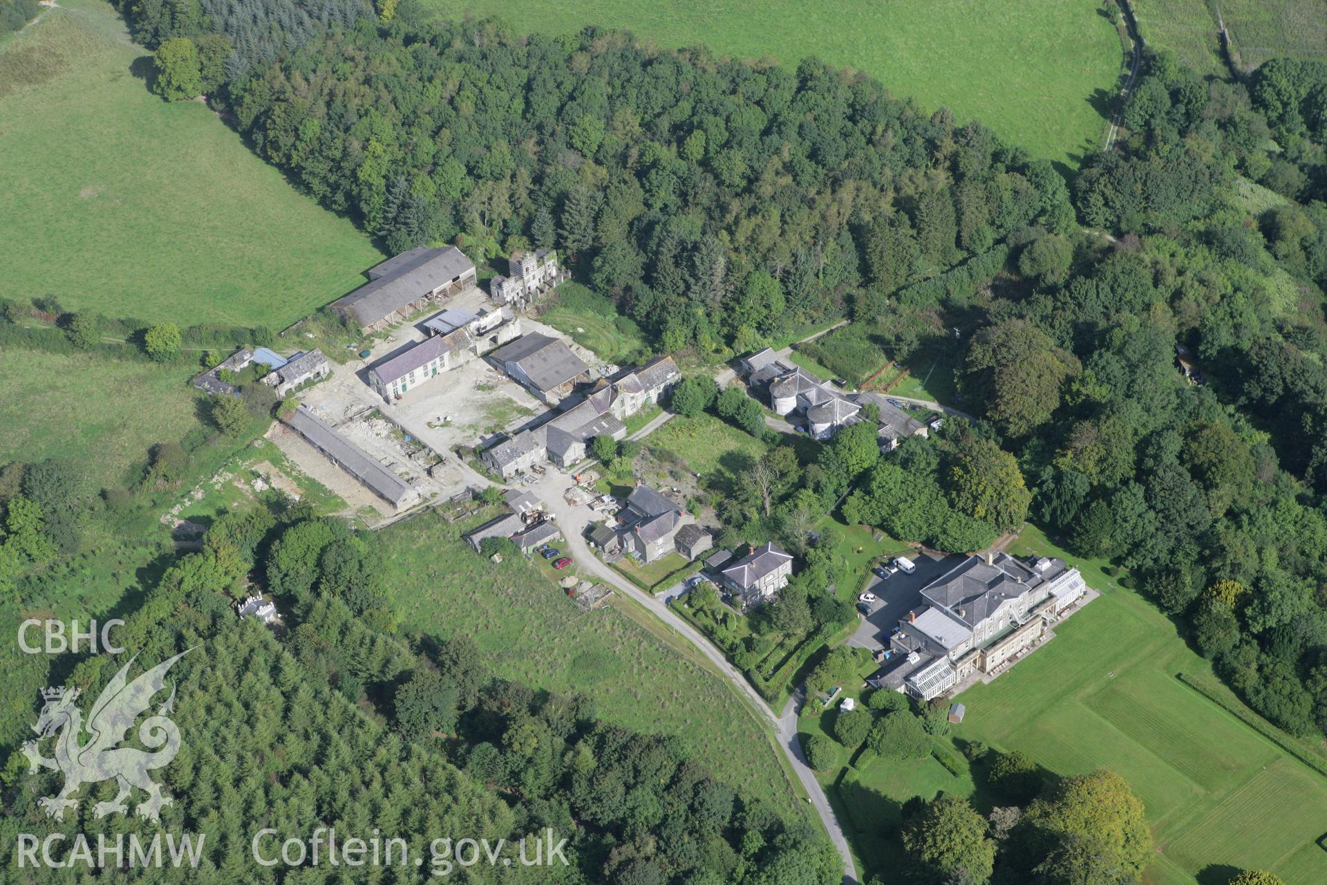 RCAHMW colour oblique photograph of Cilwendig Mansion, Boncath. Taken by Toby Driver on 11/09/2007.