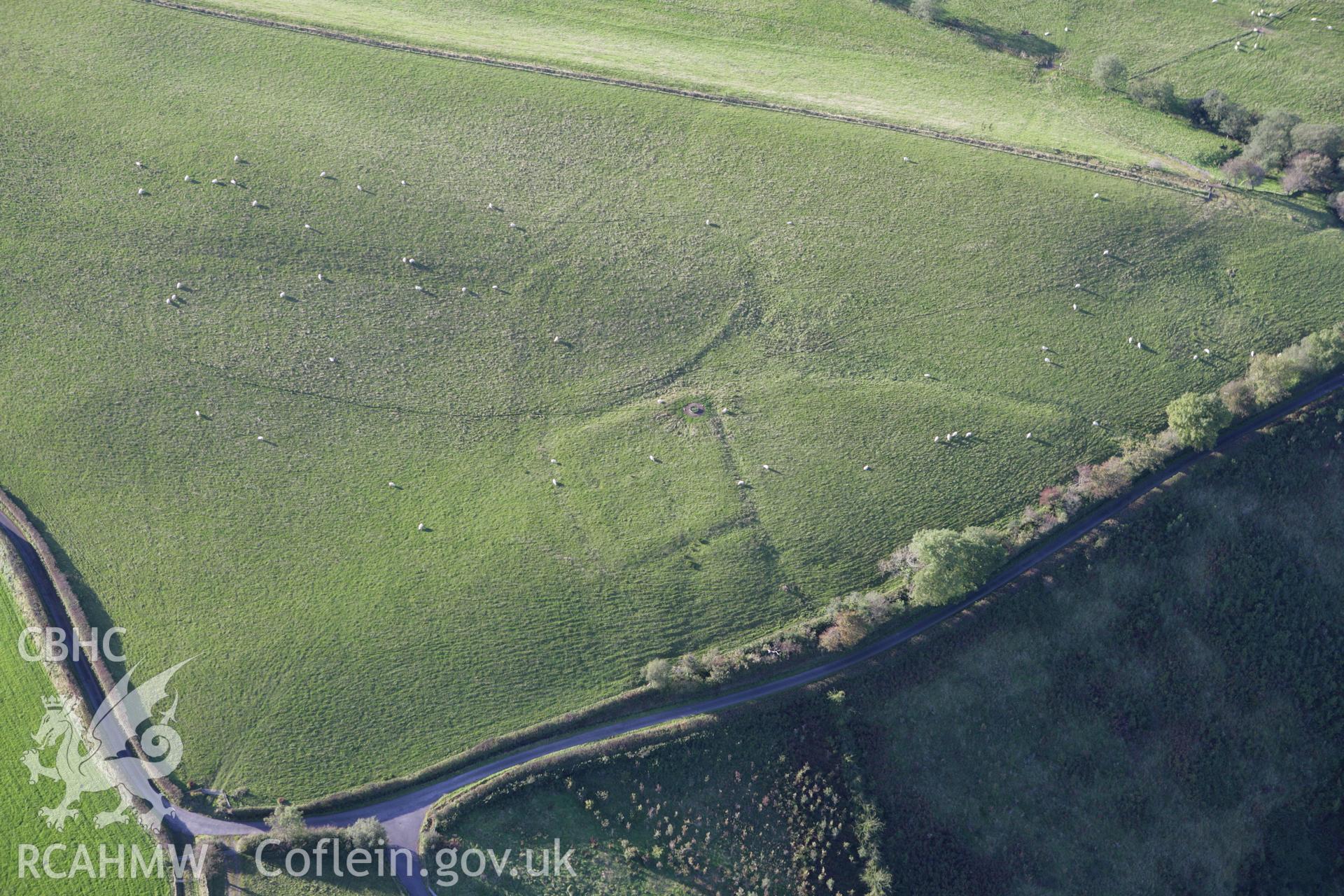 RCAHMW colour oblique photograph of Cwmargenau, possible Roman fortlet. Taken by Toby Driver on 04/10/2007.