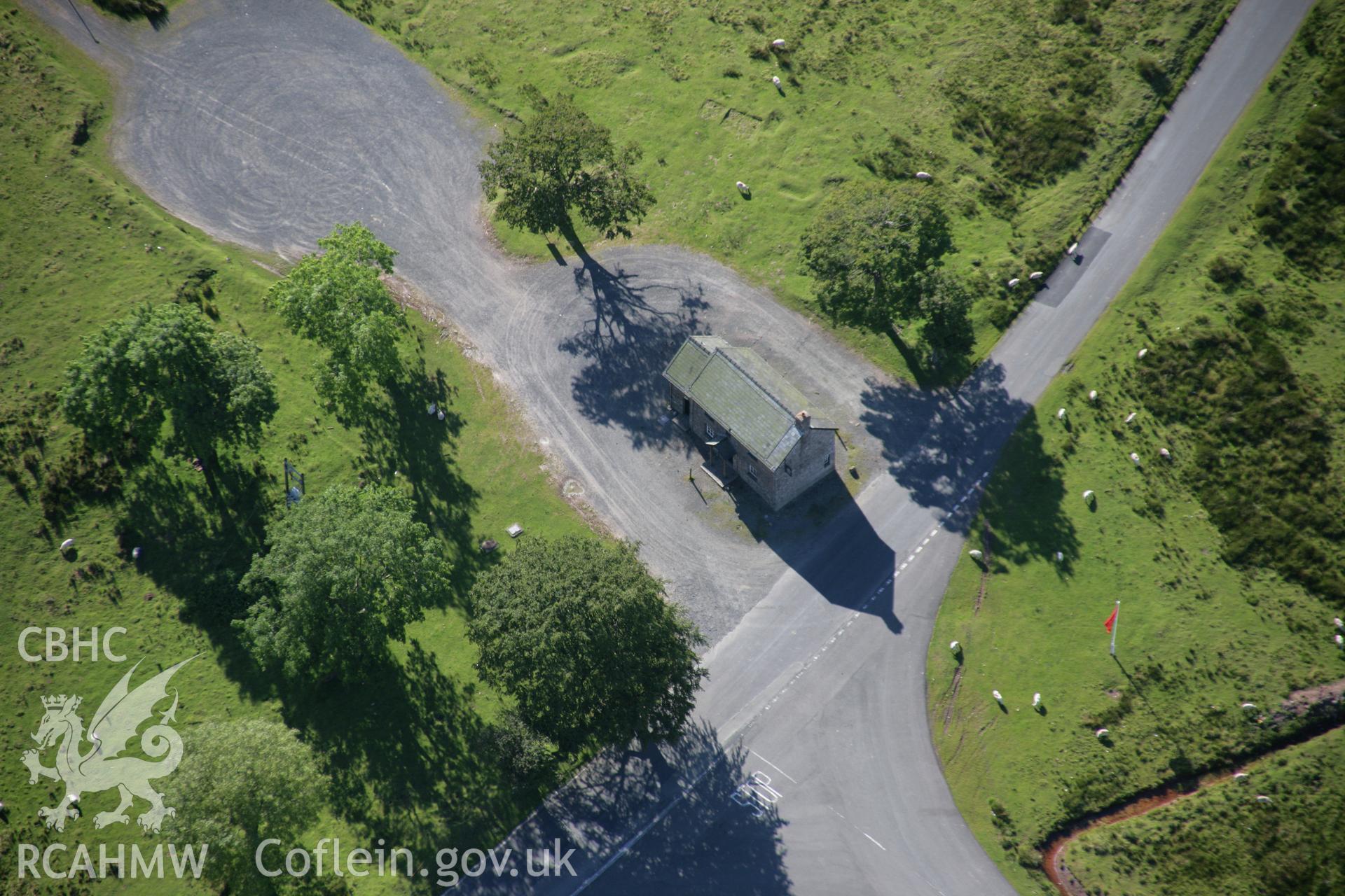 RCAHMW colour oblique aerial photograph of Drovers's Arms, Duhonw. Taken on 08 August 2007 by Toby Driver
