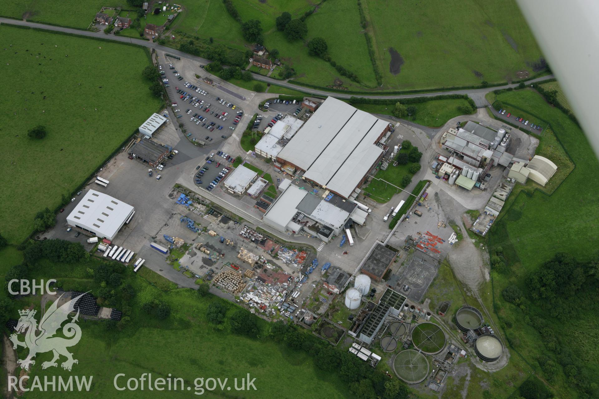RCAHMW colour oblique aerial photograph of Maelor Creamery, Pickhill Lane, Marchwiel, Wrexham. Taken on 24 July 2007 by Toby Driver
