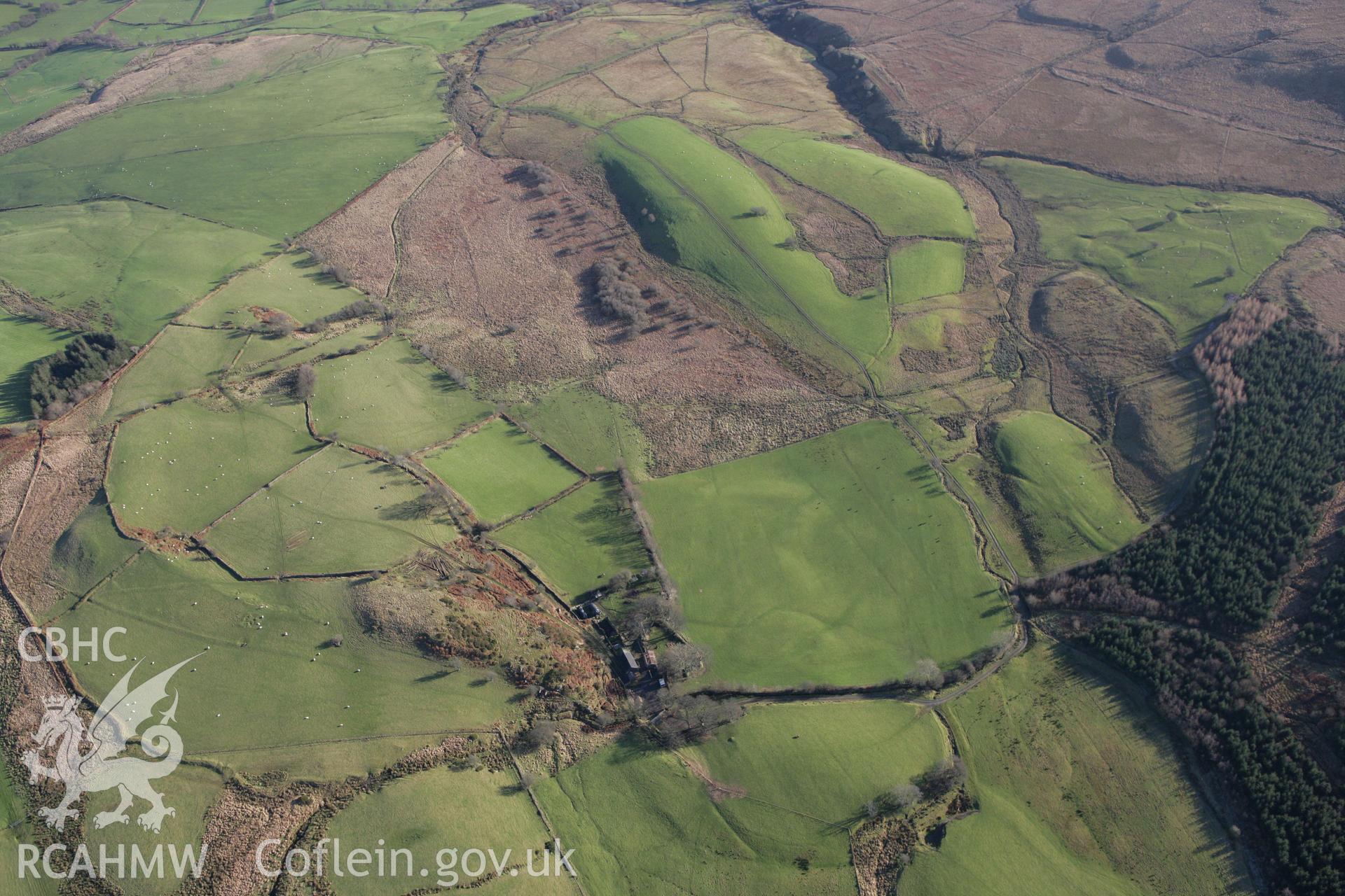 RCAHMW colour oblique photograph of Tyddyn Bryn Mawr, landscape. Taken by Toby Driver on 11/12/2007.