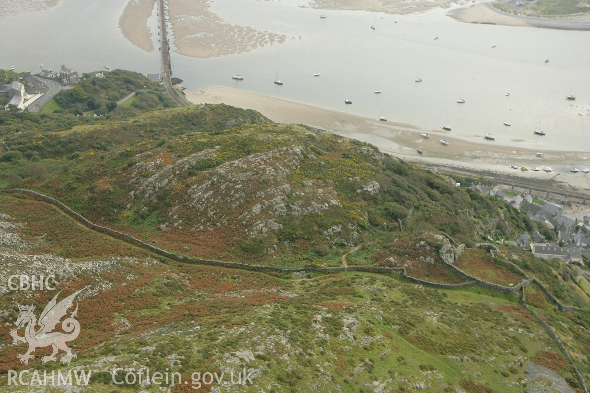 RCAHMW colour oblique photograph of Dinas Oleu, settlement. Taken by Toby Driver on 08/10/2007.