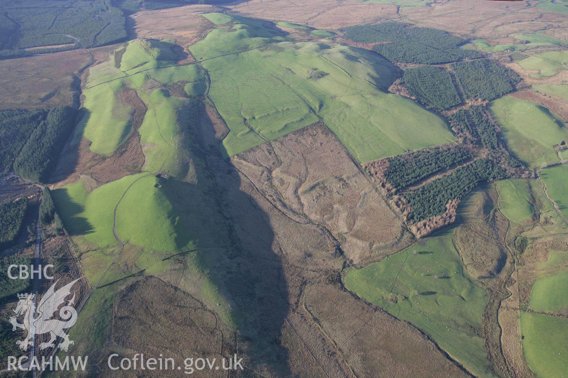 RCAHMW colour oblique photograph of Tyddyn Bryn Mawr, landscape to south of. Taken by Toby Driver on 11/12/2007.