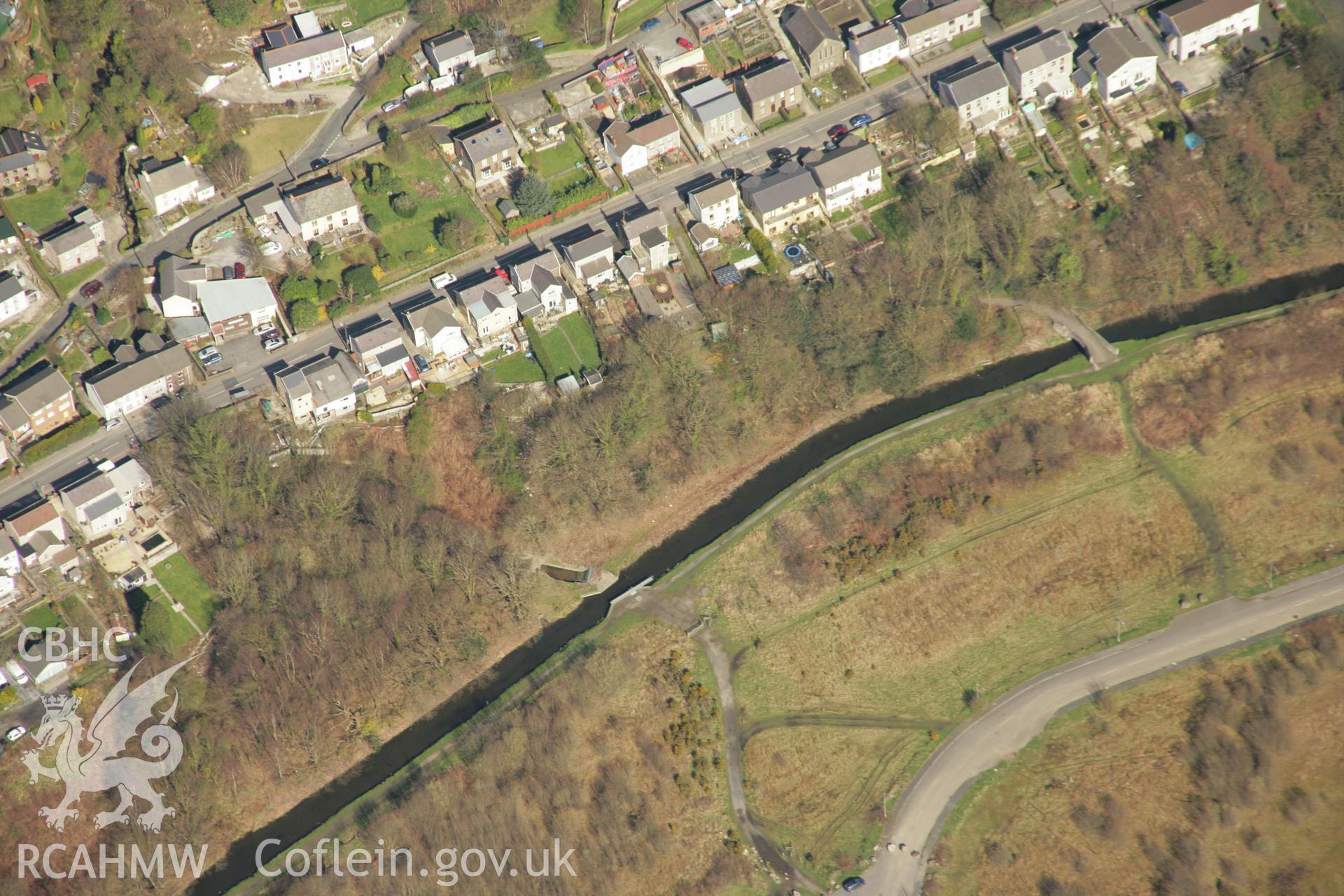 RCAHMW colour oblique aerial photograph of Ynys-Meudwy-Ganol Bridge, Swansea Canal, north-east of Pontardawe. Taken on 21 March 2007 by Toby Driver