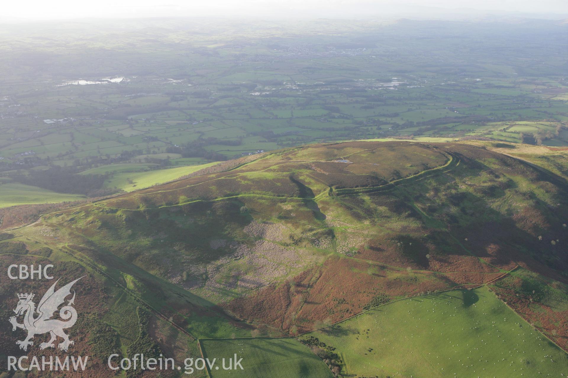 RCAHMW colour oblique photograph of Penycloddiau hillfort. Taken by Toby Driver on 11/12/2007.