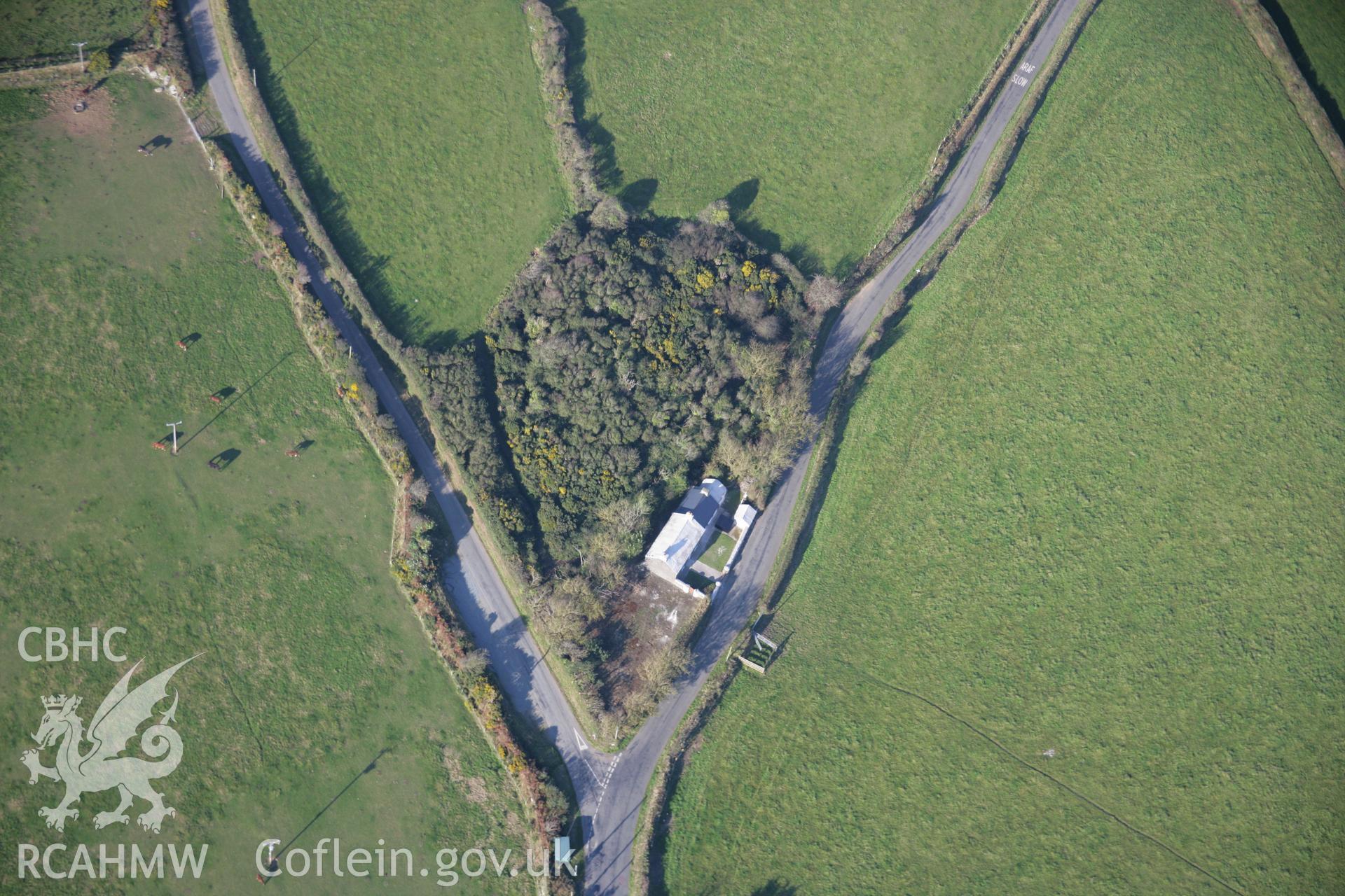 RCAHMW colour oblique photograph of Castell Poeth. Taken by Toby Driver on 23/10/2007.