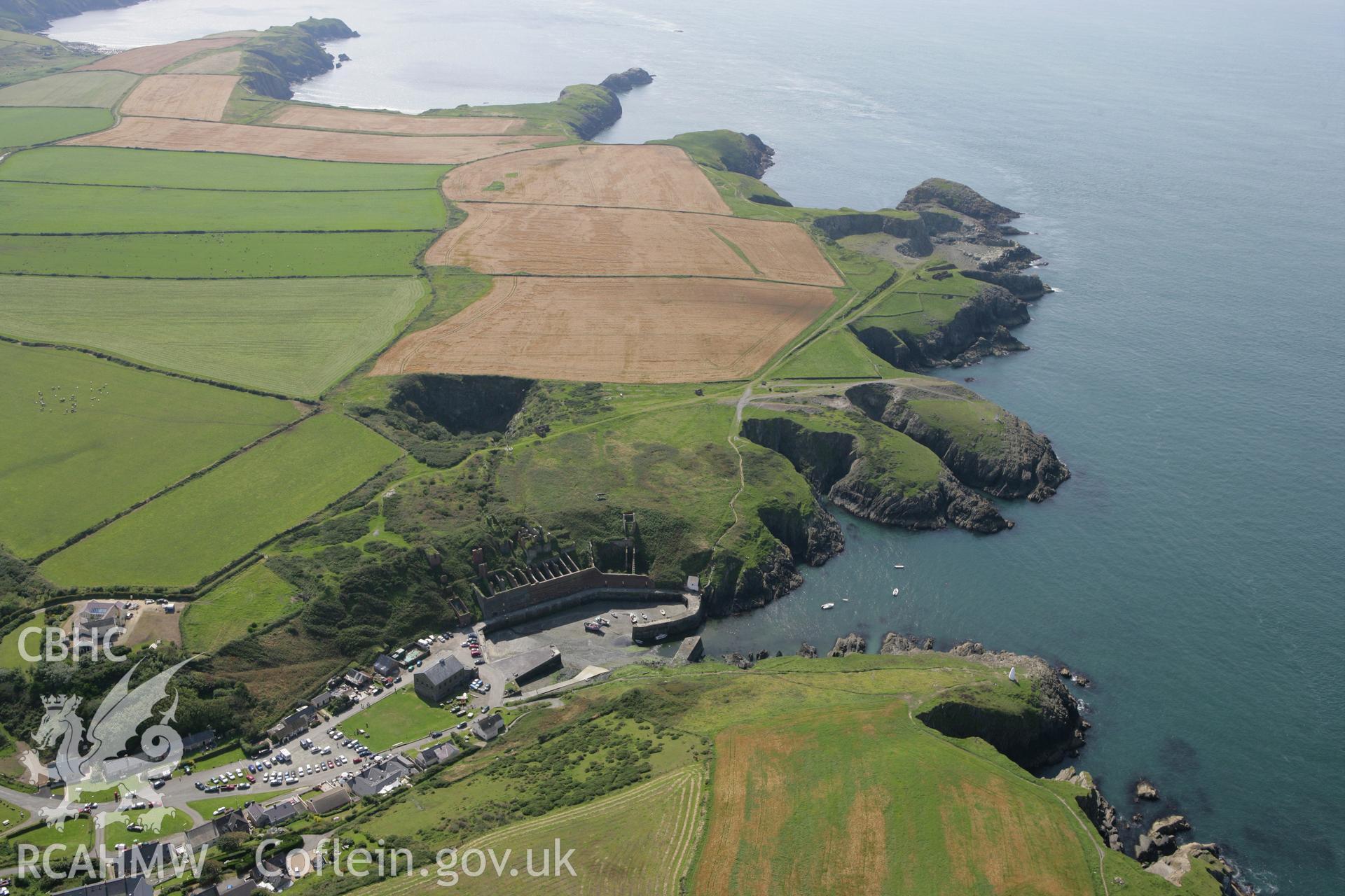 RCAHMW colour oblique photograph of Porthgain. Taken by Toby Driver on 01/08/2007.