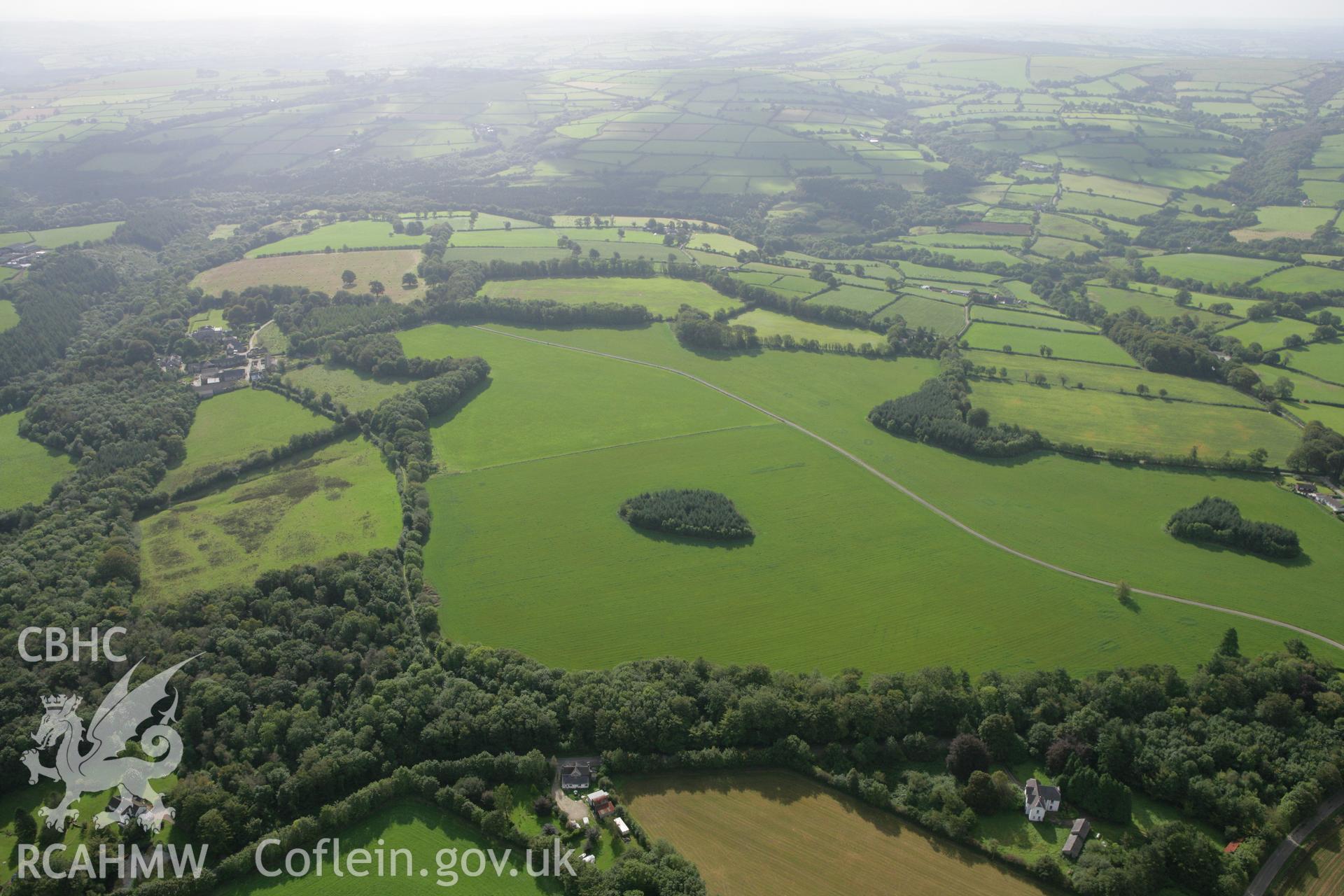RCAHMW colour oblique photograph of Cilwendig Park Garden, Boncath, wide landscape view. Taken by Toby Driver on 11/09/2007.