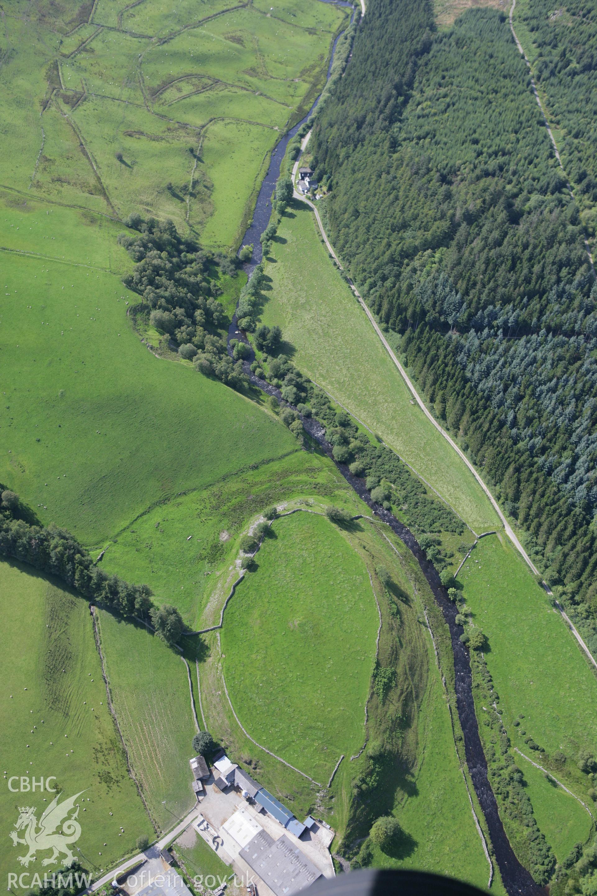 RCAHMW colour oblique aerial photograph of Caer Ddunod. Taken on 31 July 2007 by Toby Driver