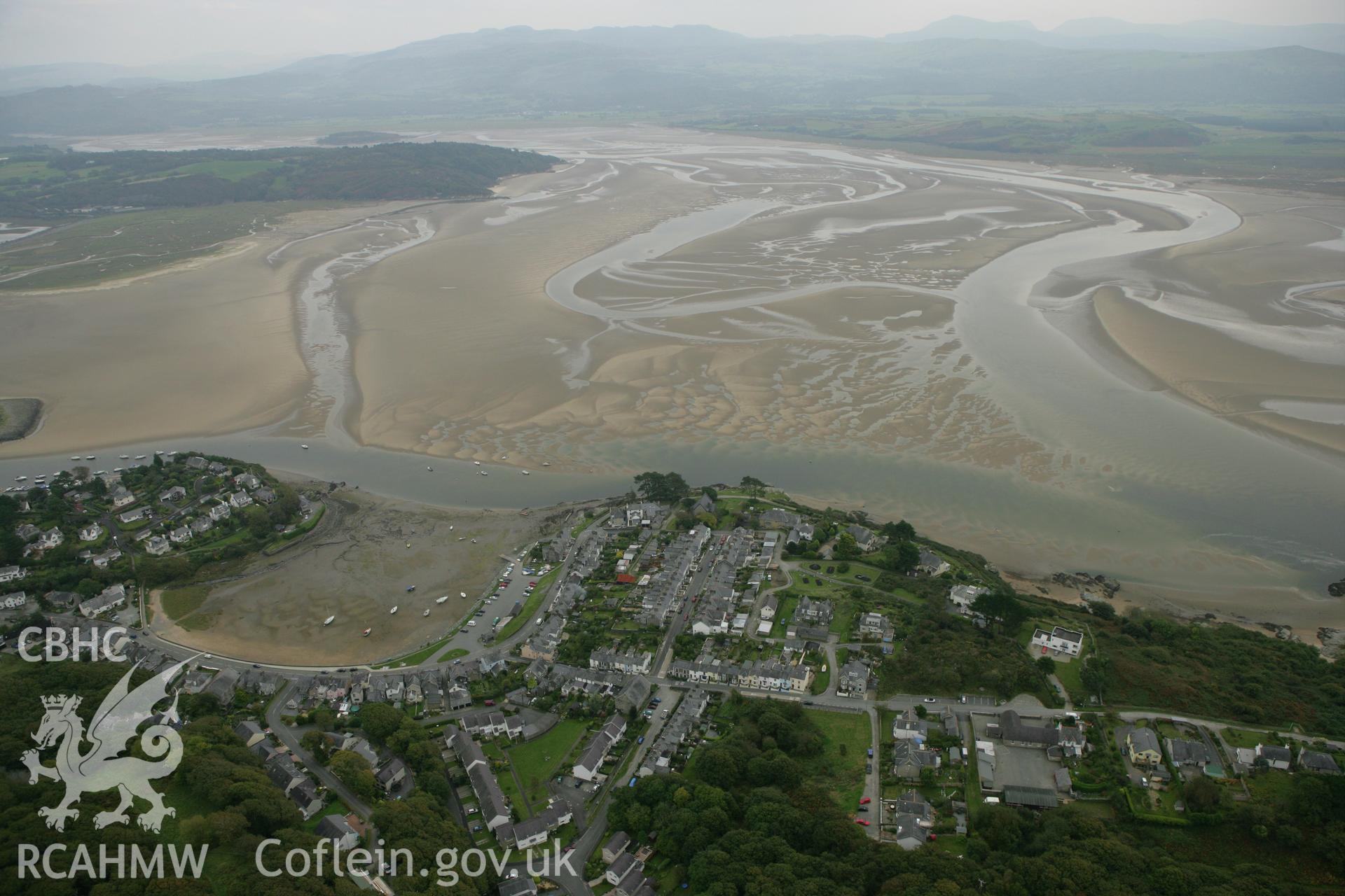 RCAHMW colour oblique photograph of Borth-y-Gest, from North West. Taken by Toby Driver on 08/10/2007.